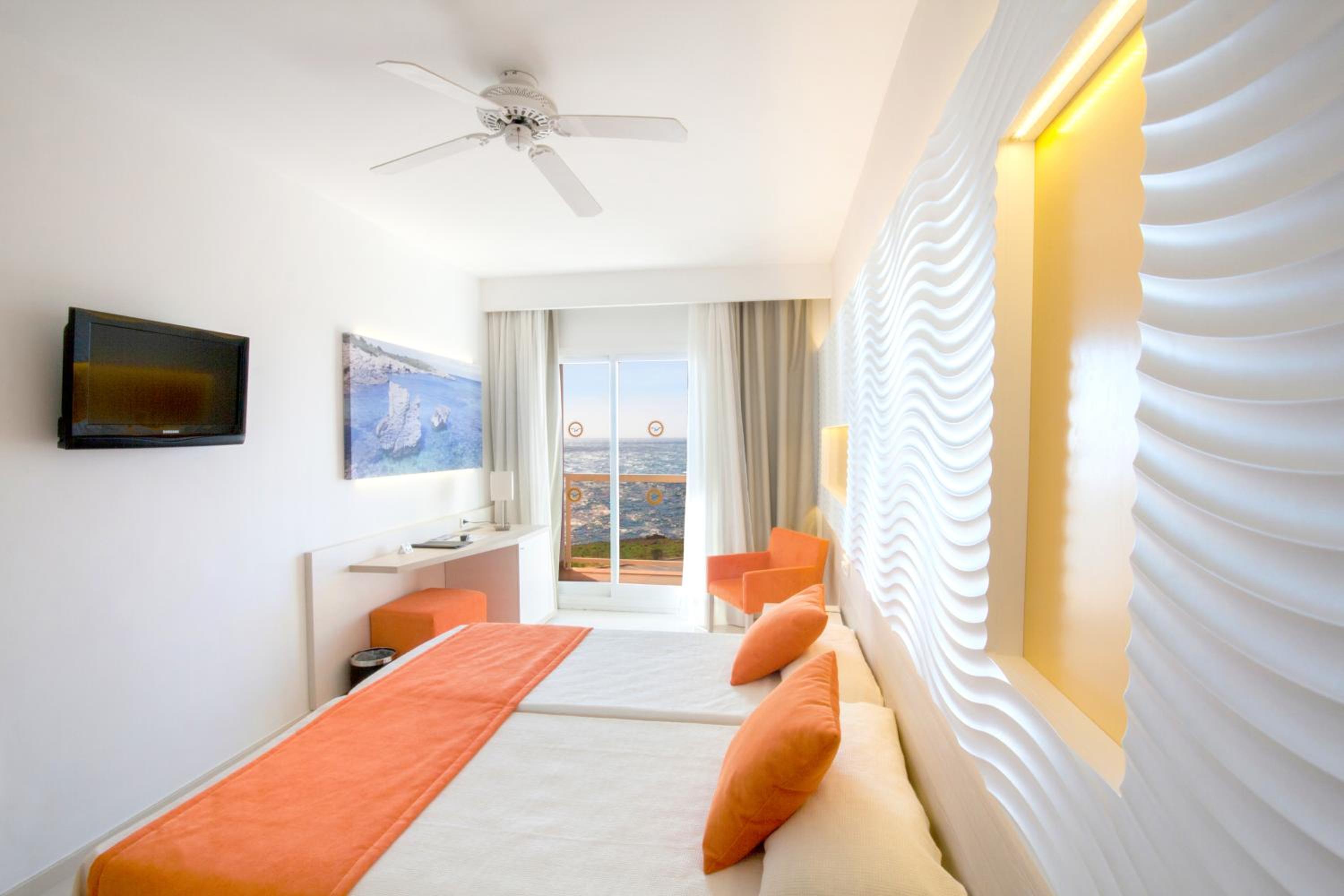 Double or Twin Room - Photo 3