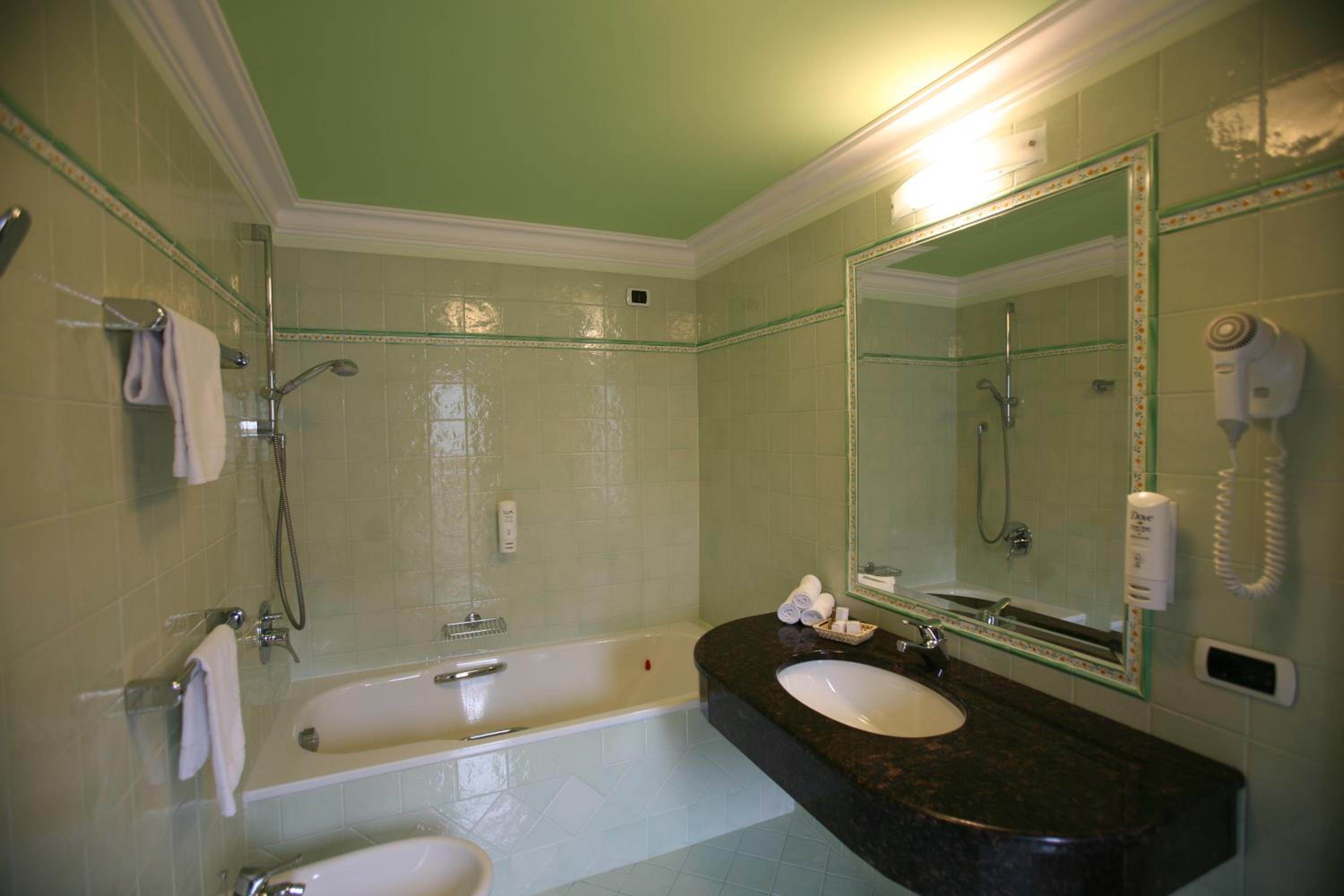 Comfort Twin/Double Room with Balcony - Photo 3