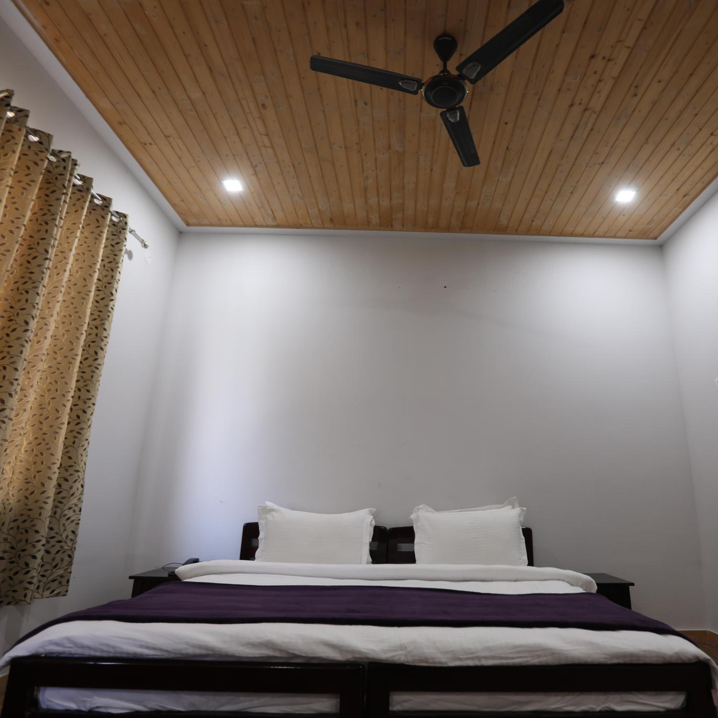 Deluxe room (On Land)