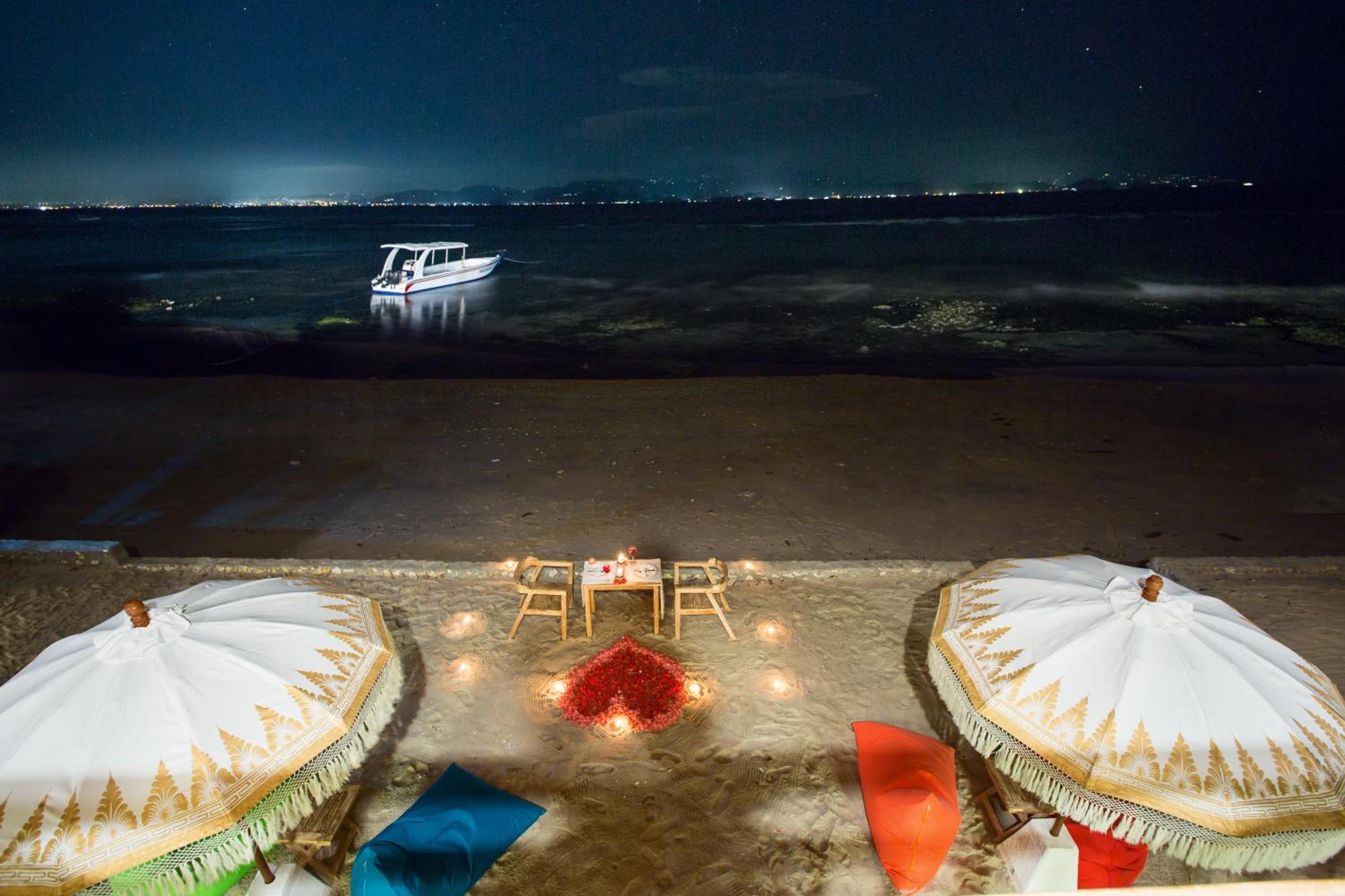 Double Room with Balcony and Sea View - Photo 10