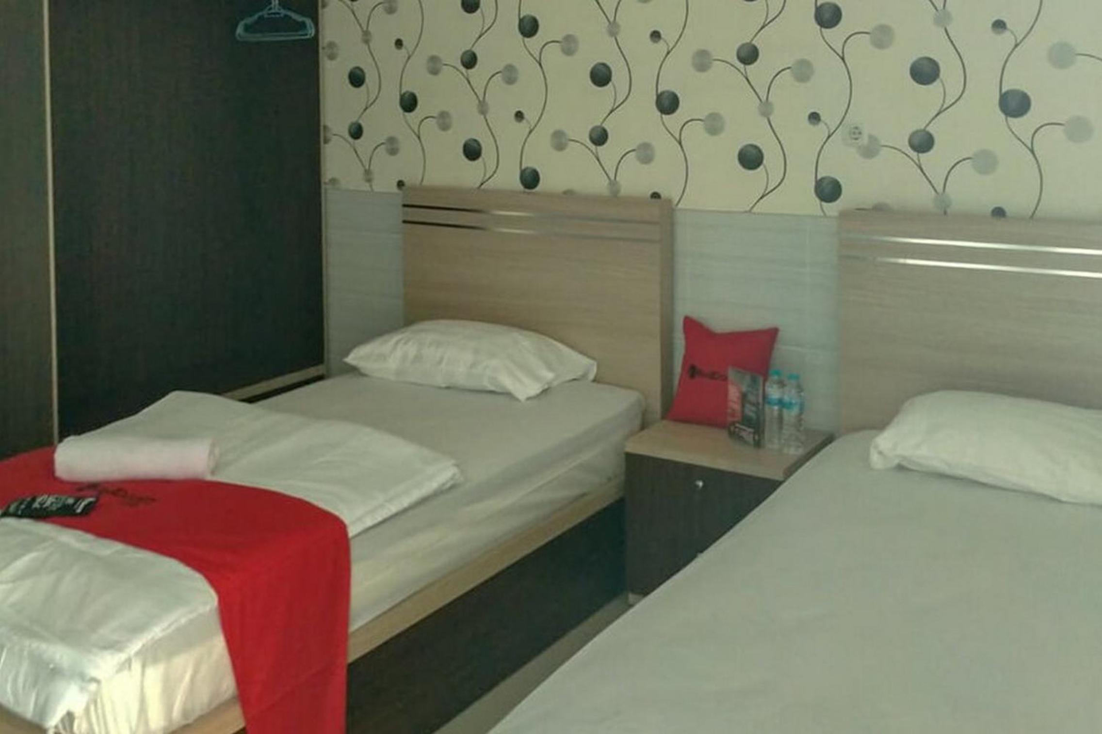 Standard Twin Room - Photo 6