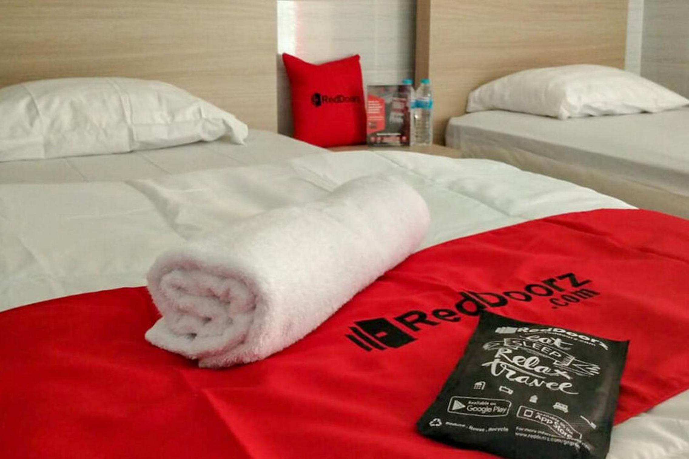Standard Twin Room - Photo 7