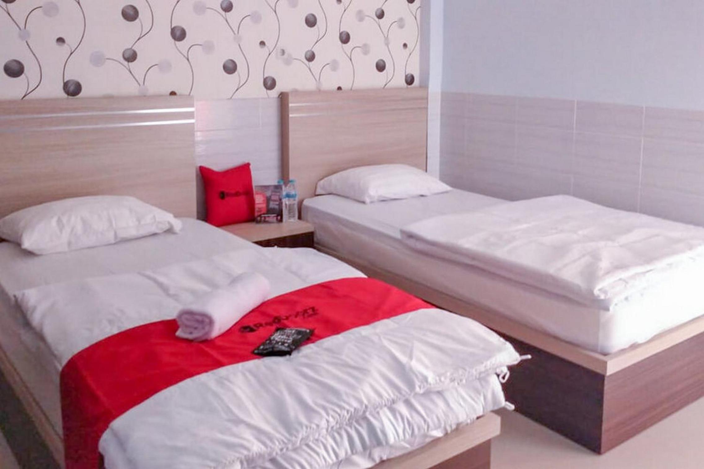Standard Twin Room - Photo 1