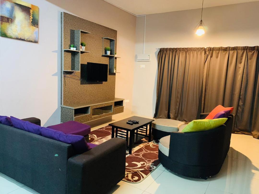 Apartment with Balcony photo 2