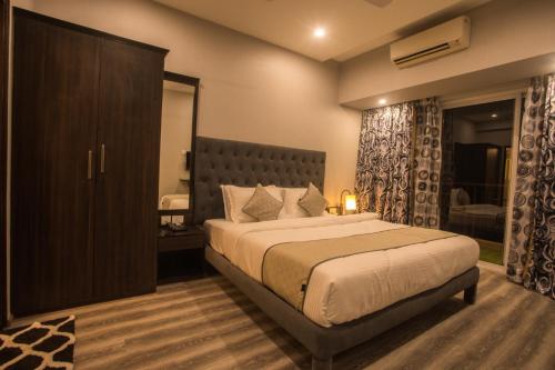 Double or Twin Room with Balcony photo 1