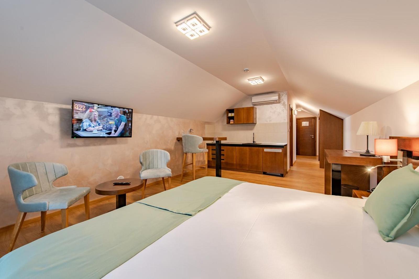 Apartment - Photo 4