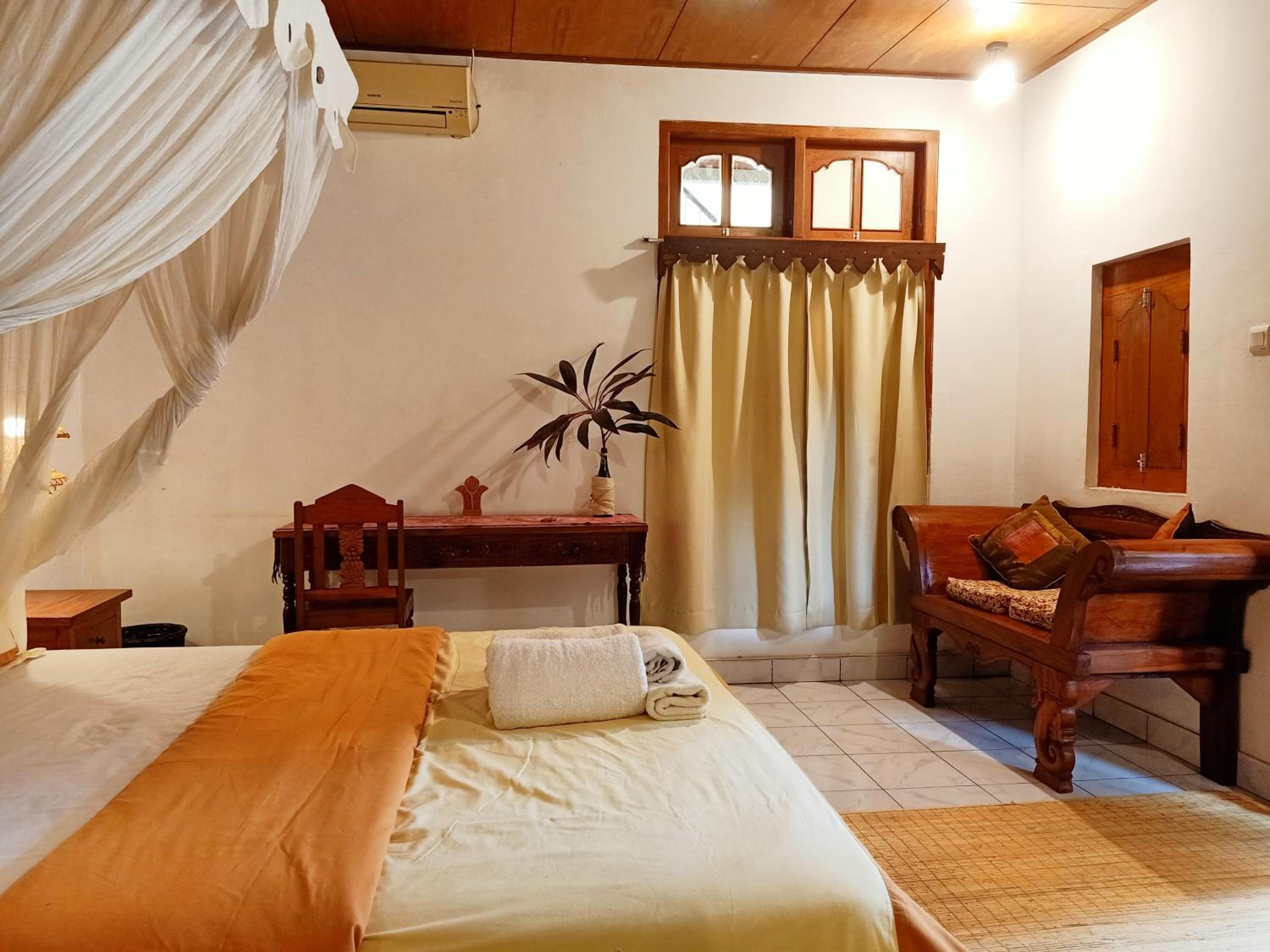 Deluxe Bungalow with Garden View - Photo 7