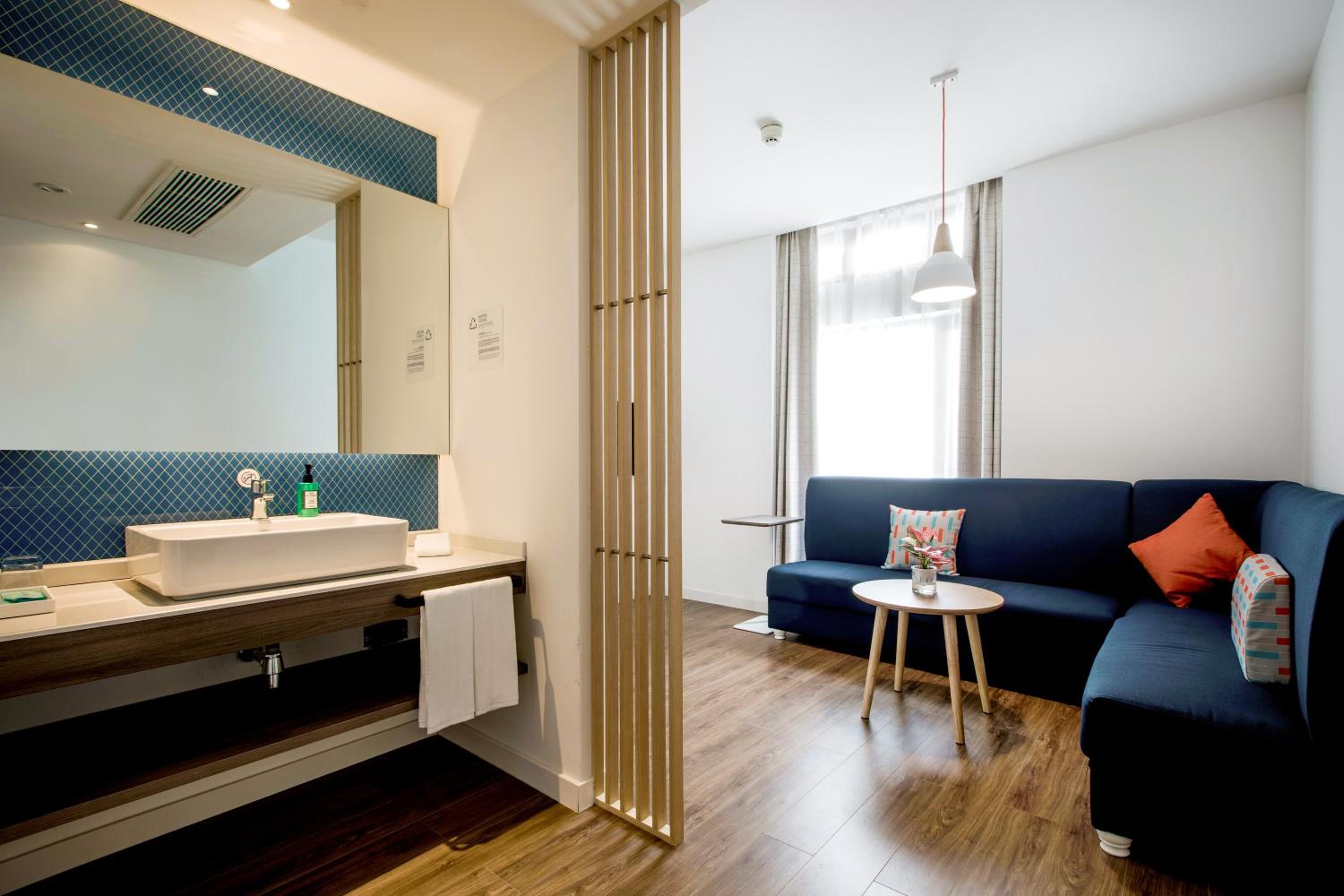 King Suite - Photo 5