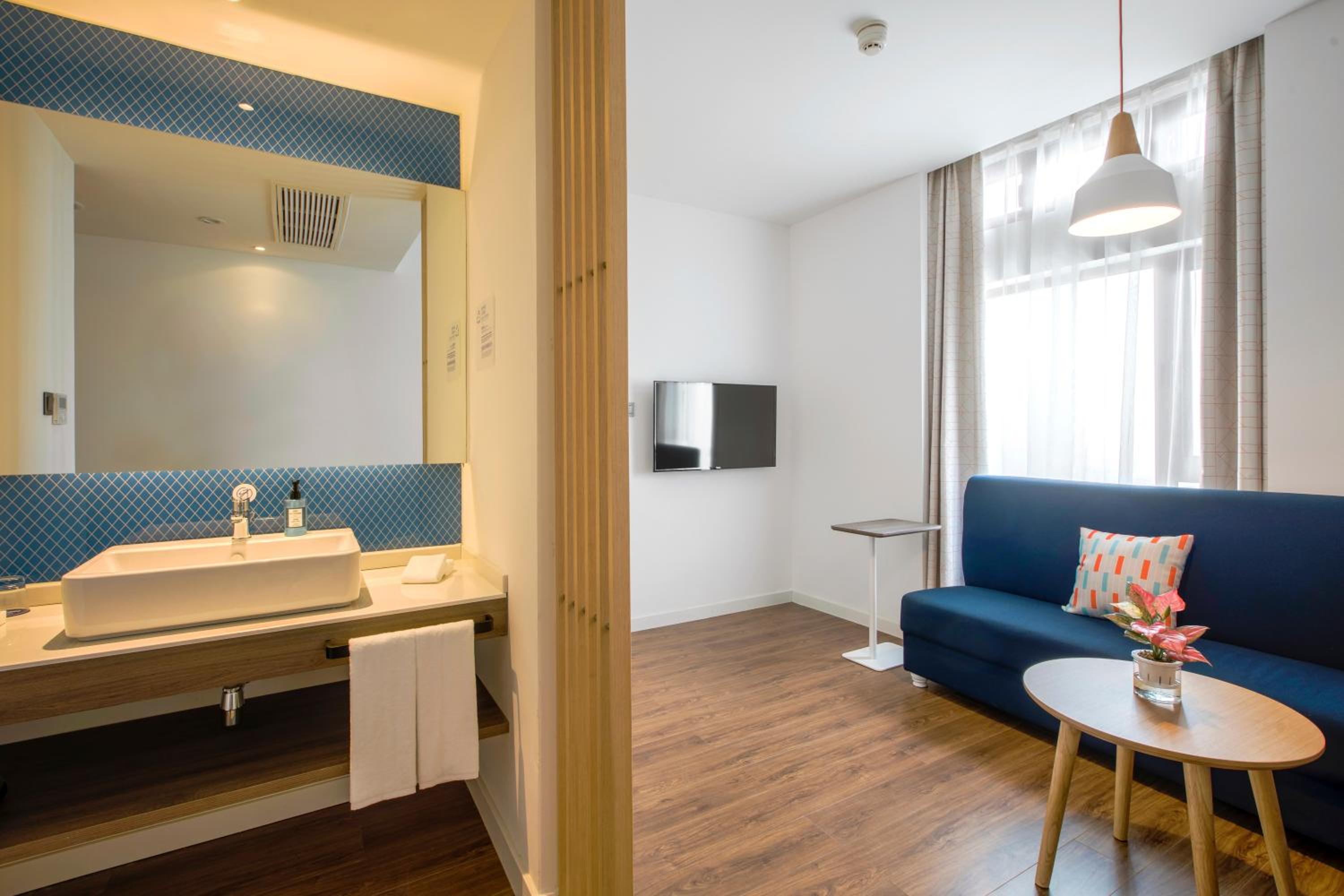 King Suite - Photo 4