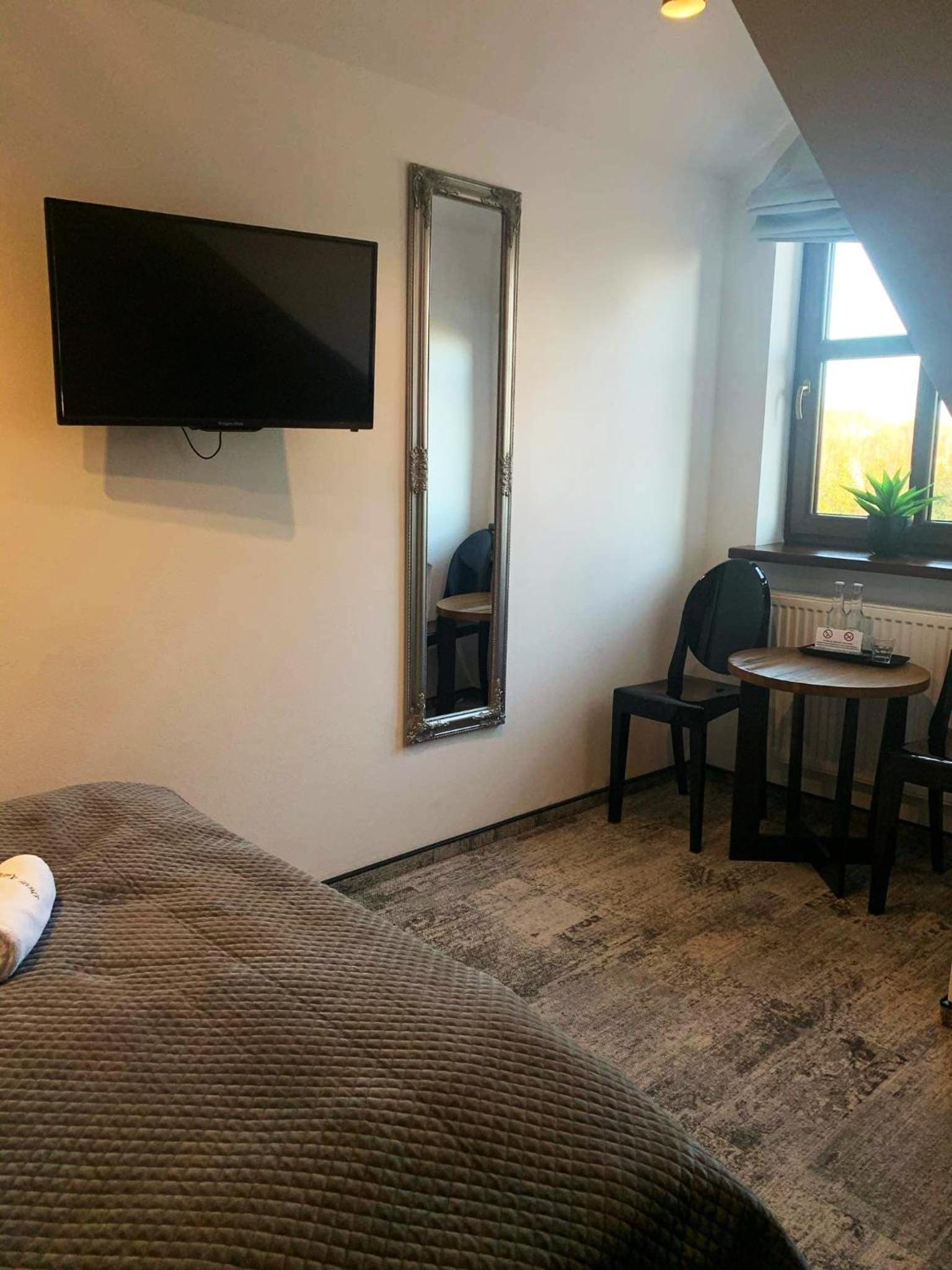 Small Double Room - Photo 2