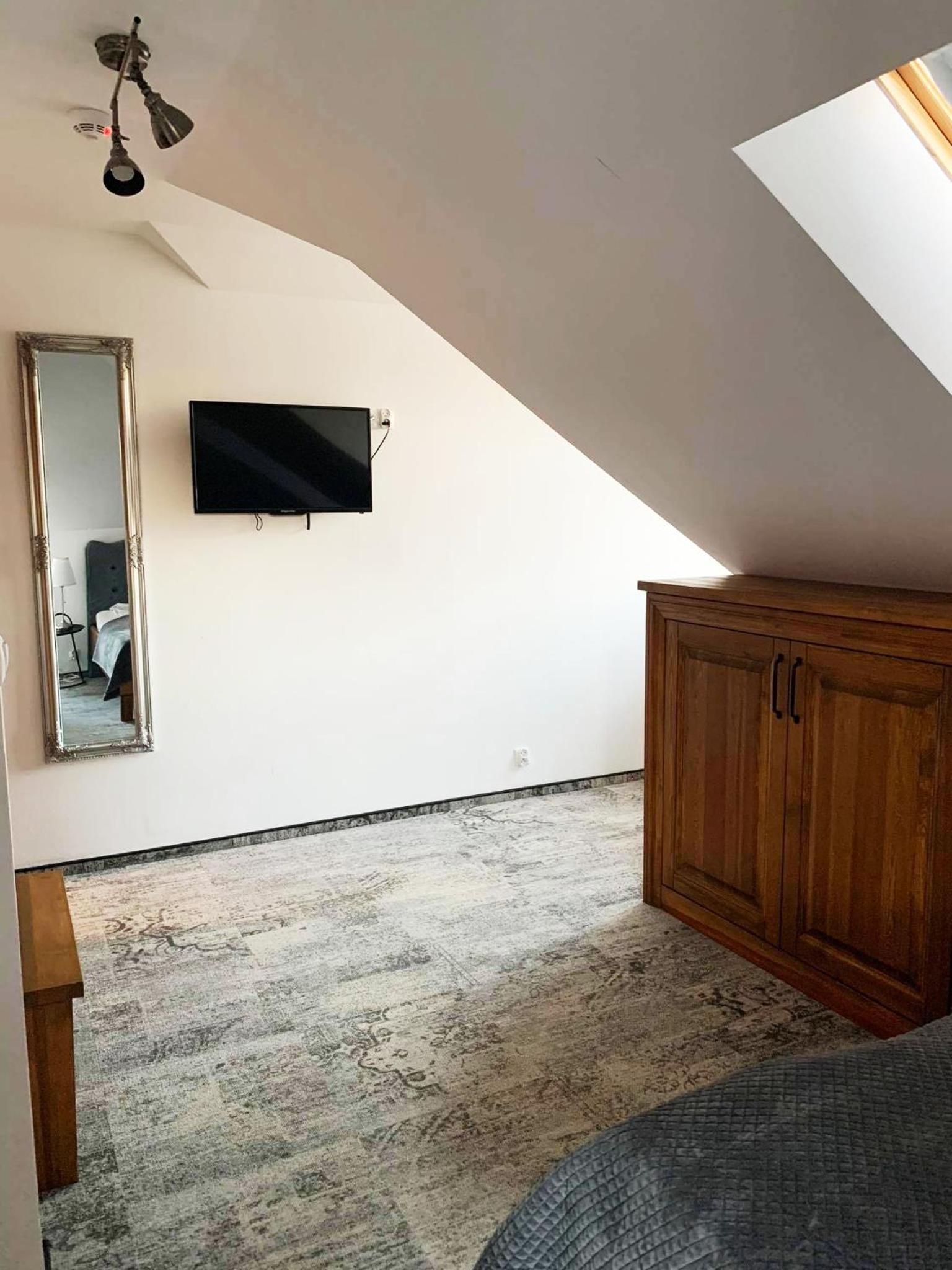 Large Double Room photo 1
