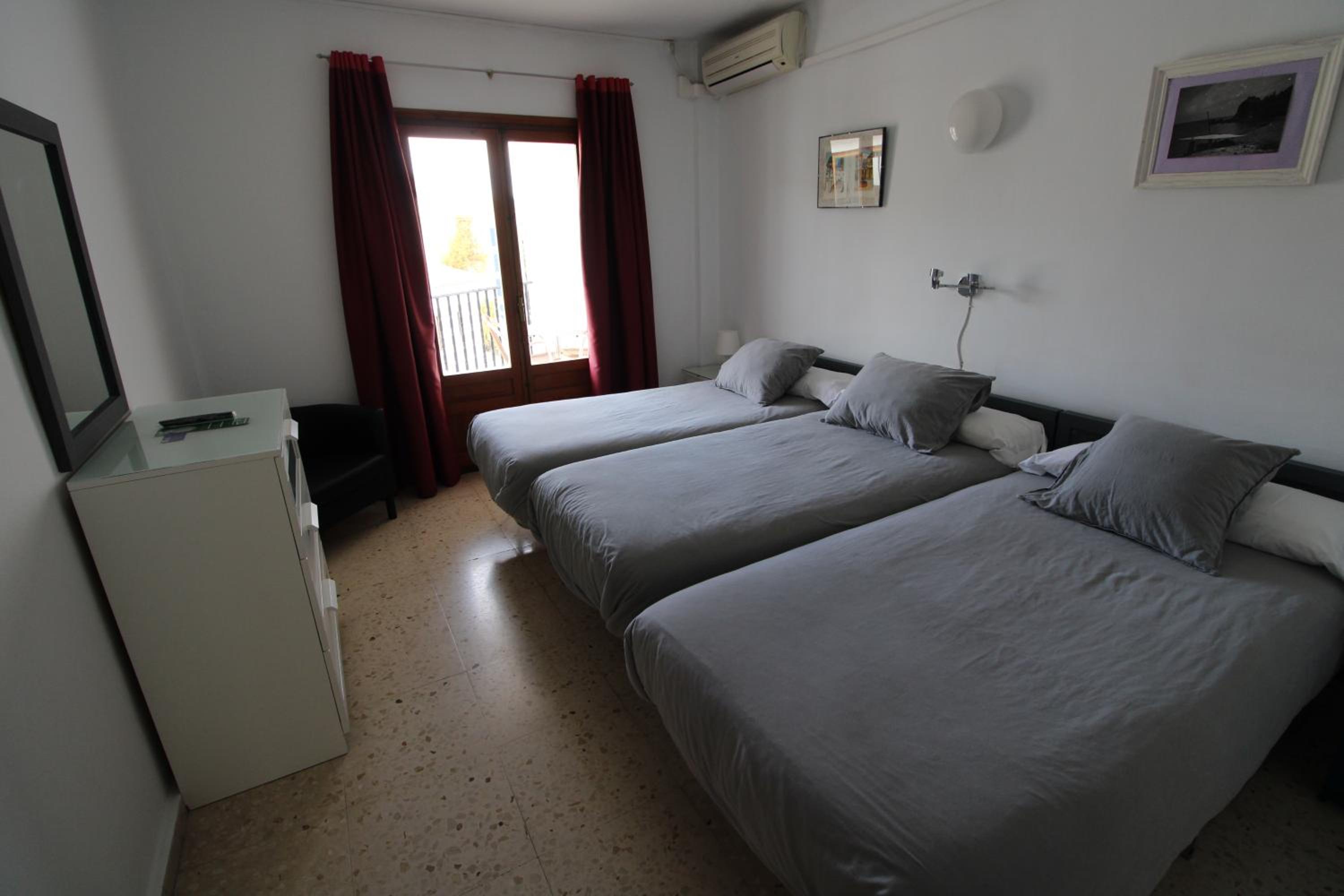 Triple Room (3 Separate beds) photo 2