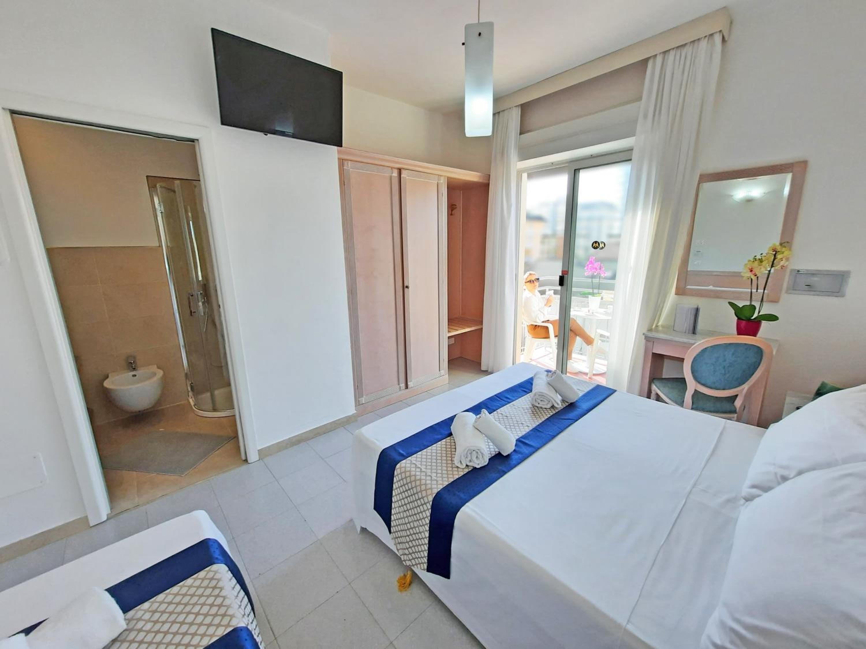 Triple Room with Partial Sea View photo 1