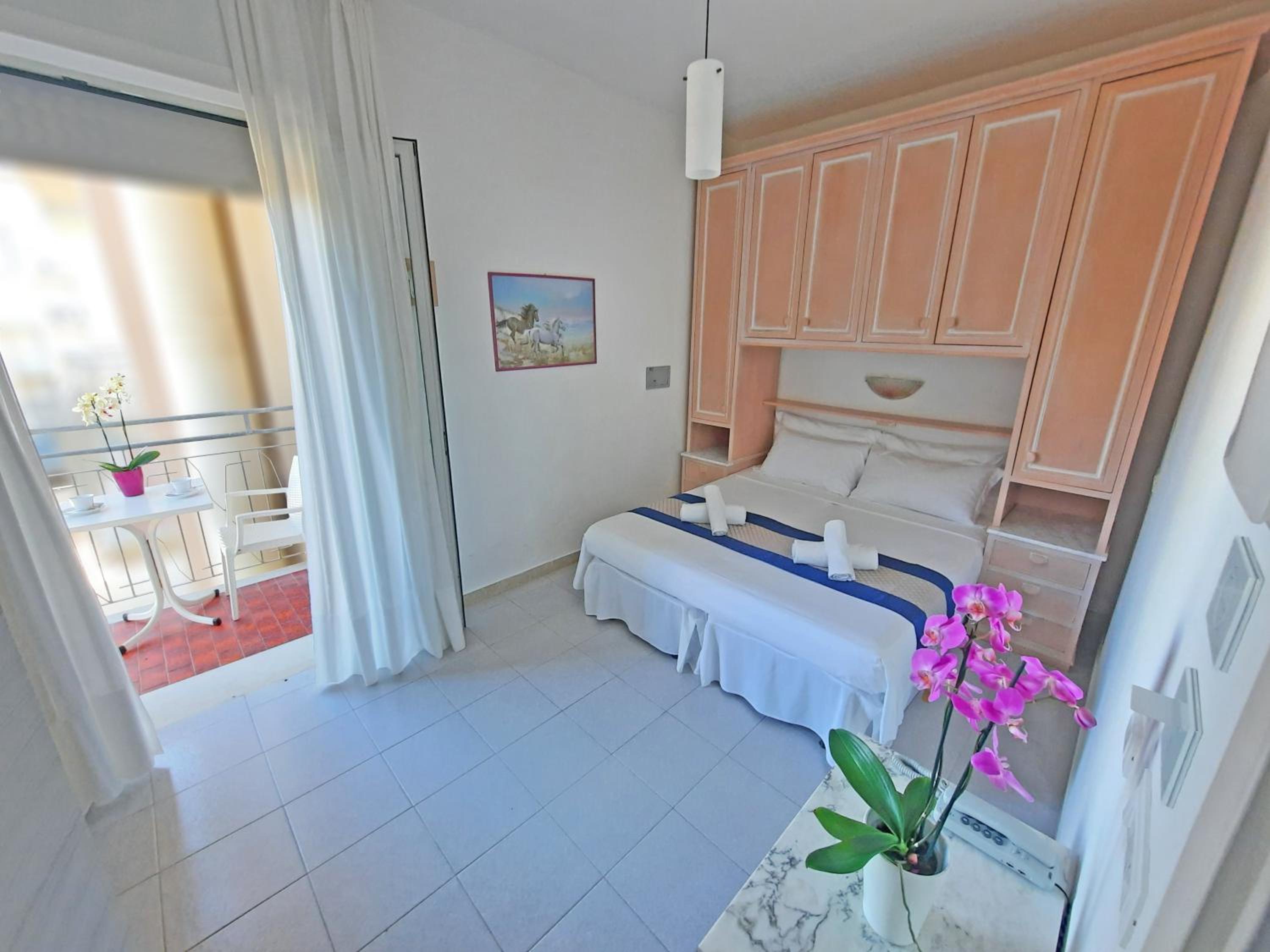 Double Room with Partial Sea View photo 1