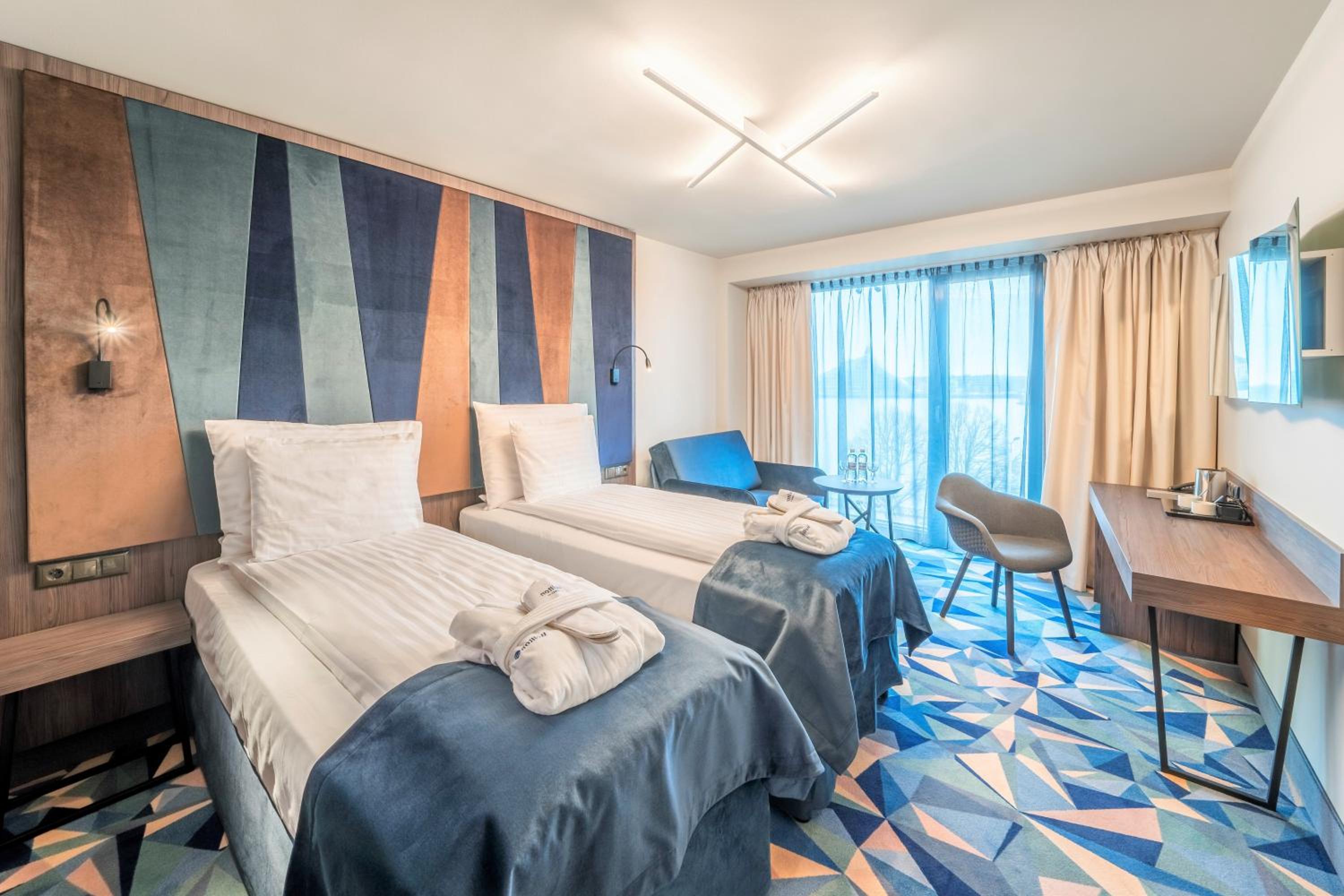 "Riverside" Double or Twin Room - Photo 1