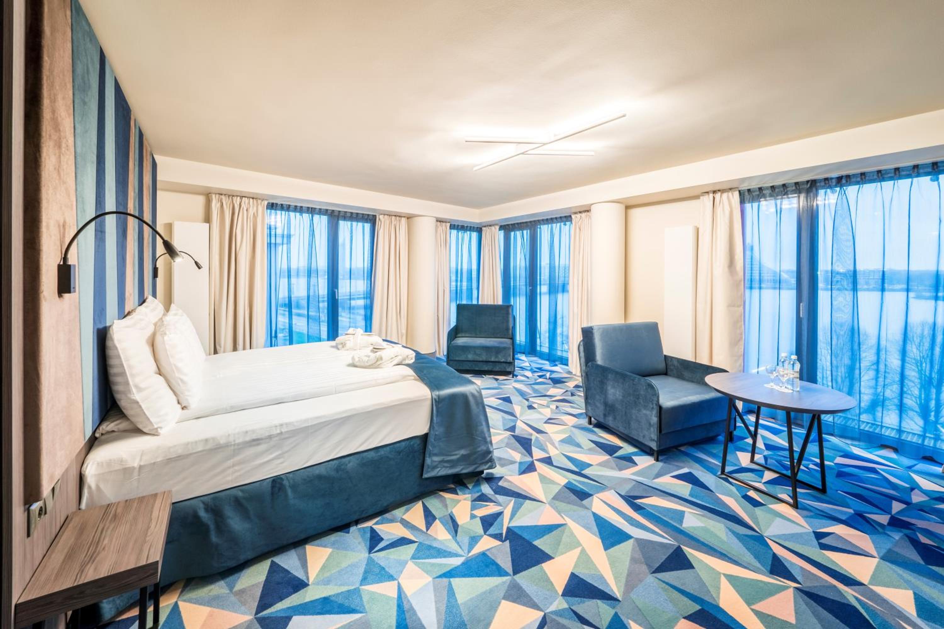 "Riverside" Deluxe Room - Photo 1