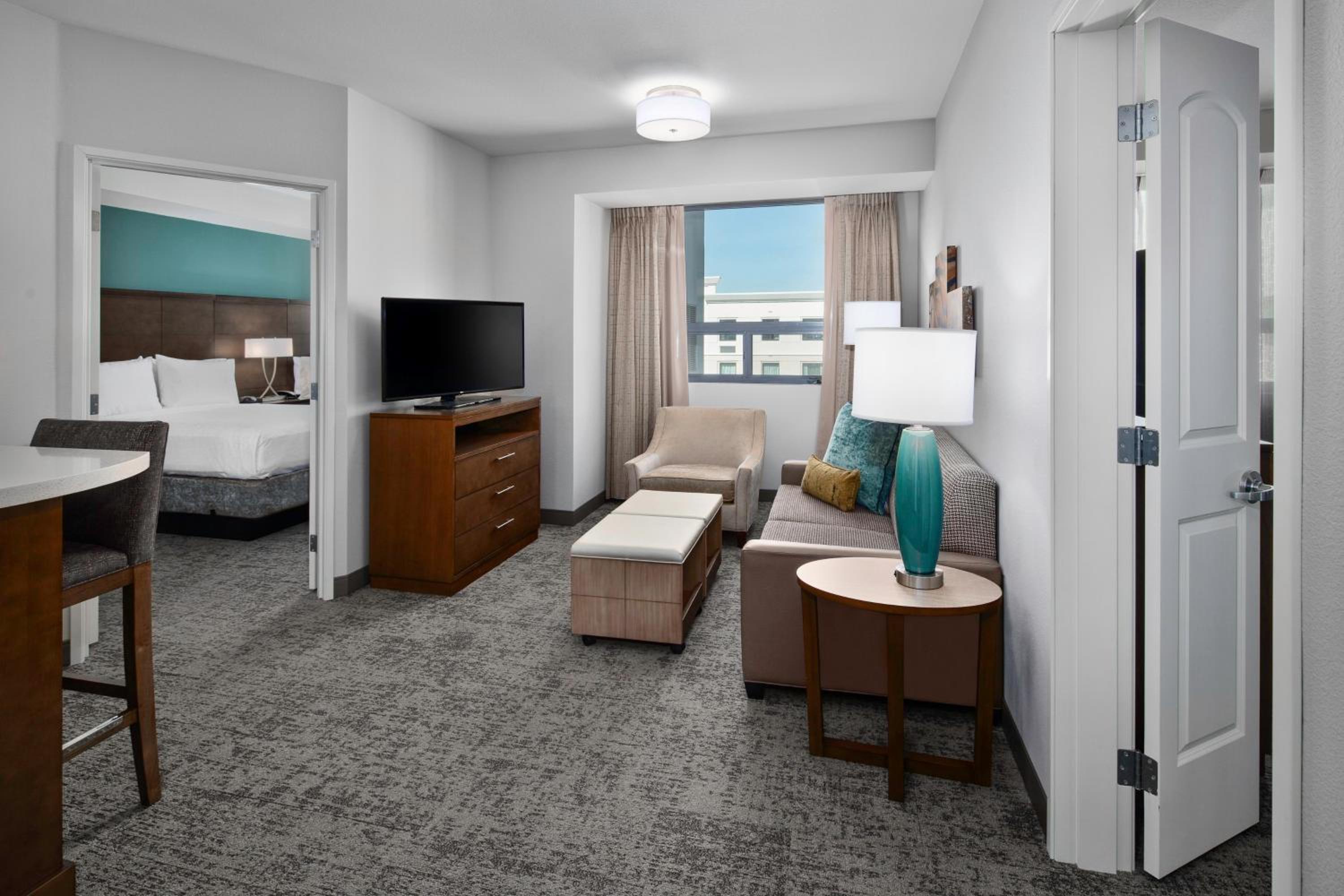 Two-Bedroom Suite - Hearing Accessible - Photo 6