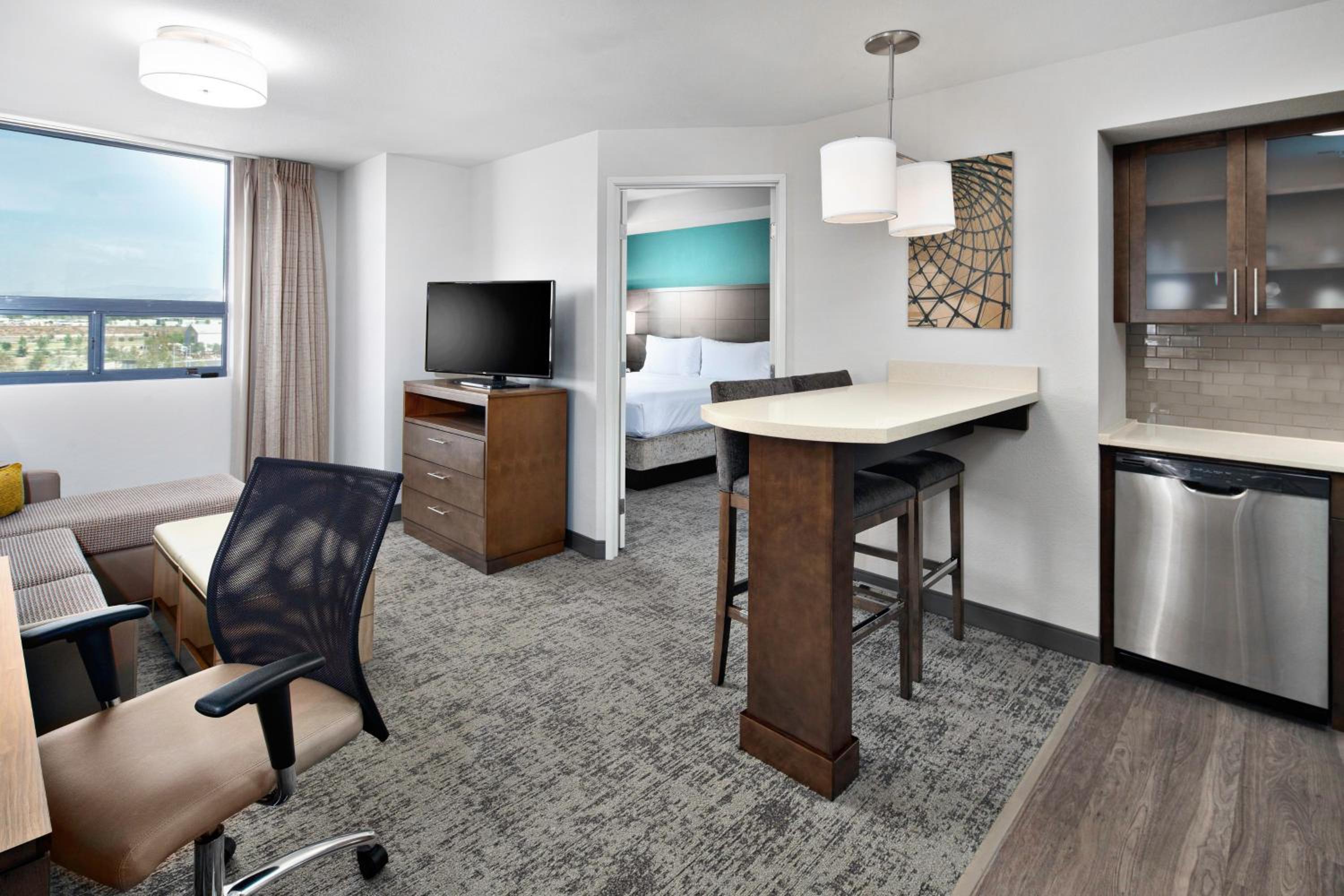 One-Bedroom King Suite with Sofa Bed - Photo 3