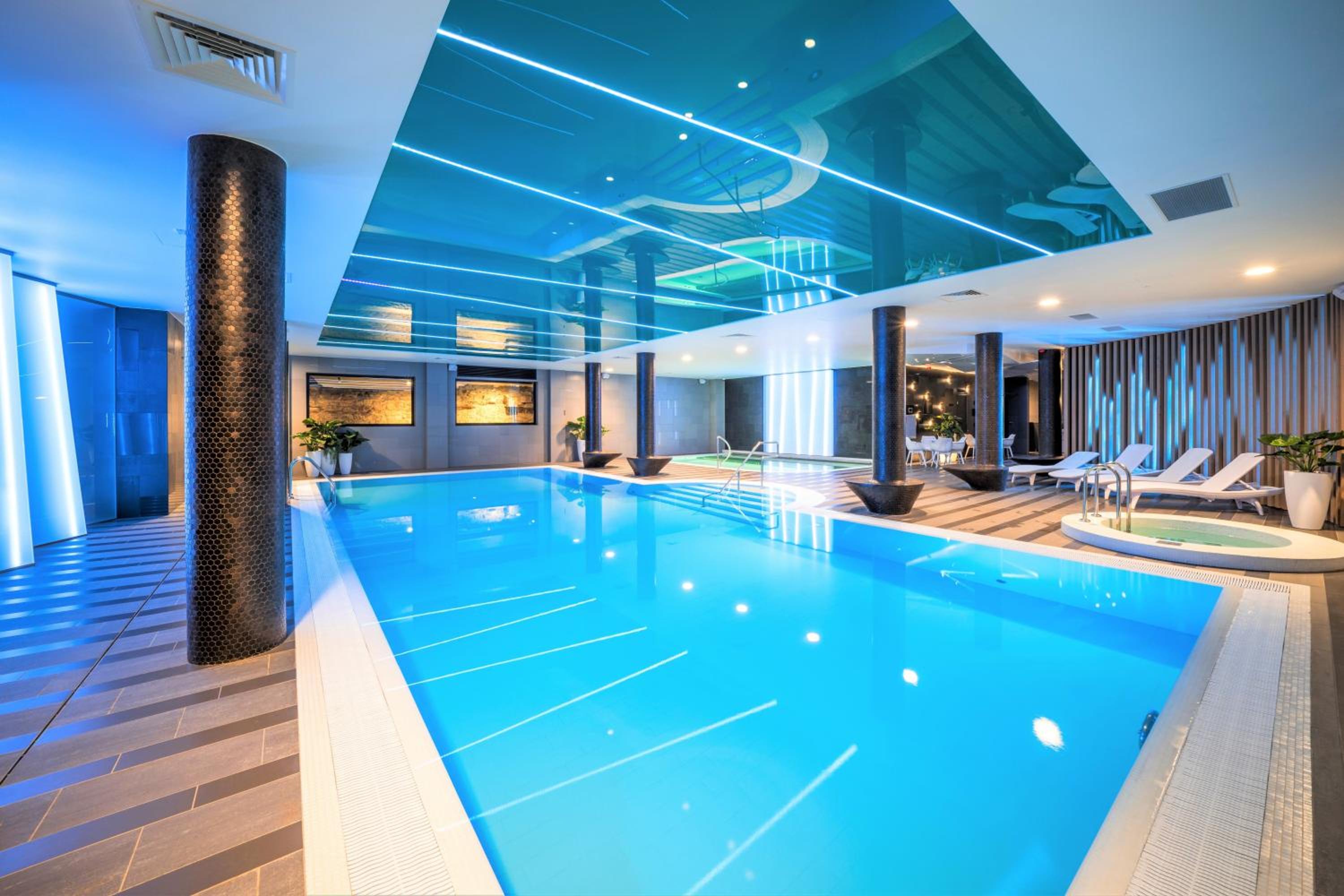 Standard Room with Daily Spa Access - Photo 4