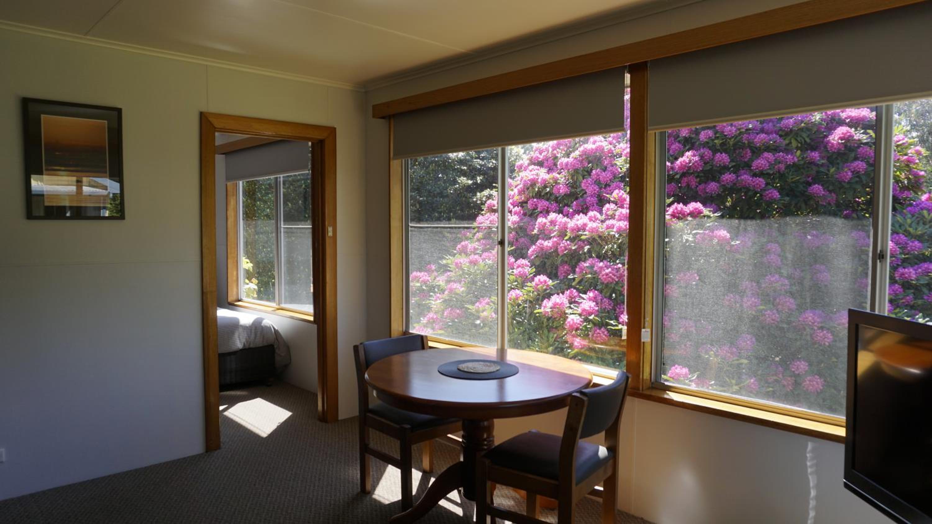 Standard Two-Bedroom Garden Apartment photo 2