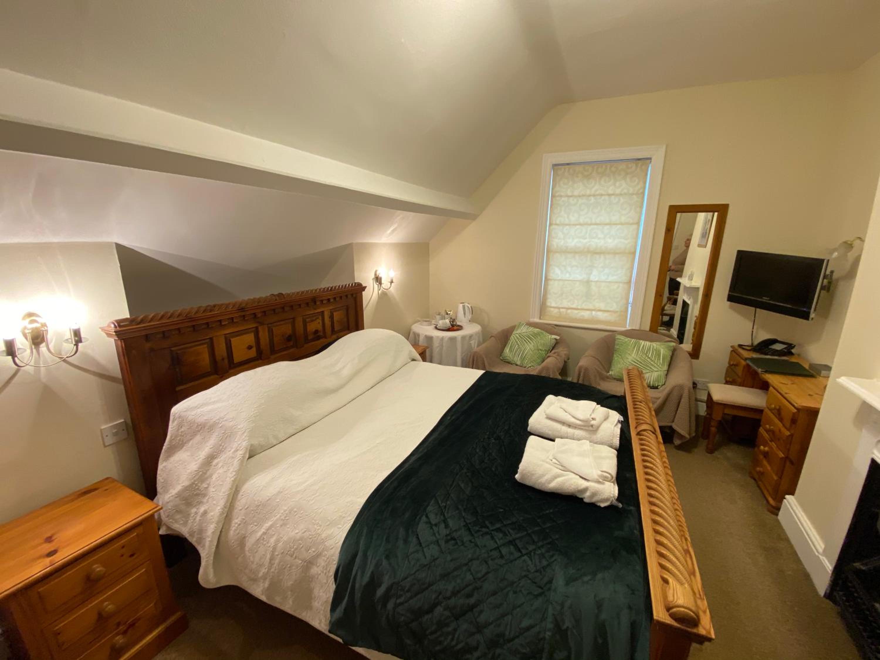 Double Room with Private Bathroom