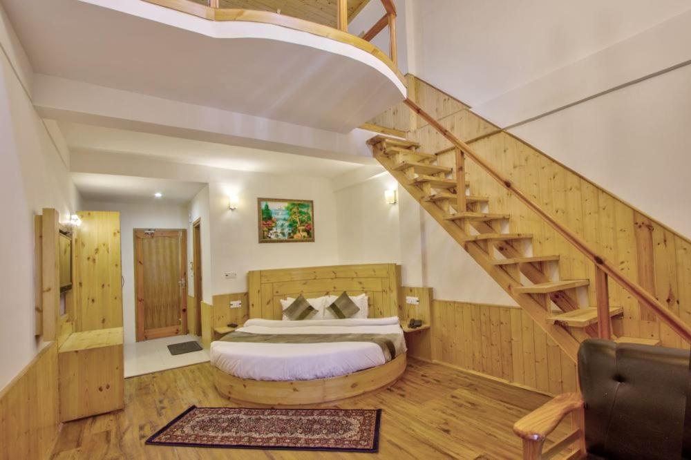 Family Suite With Balcony photo 2