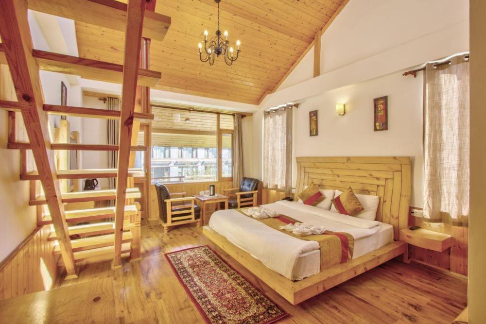 Family Suite With Balcony photo 3