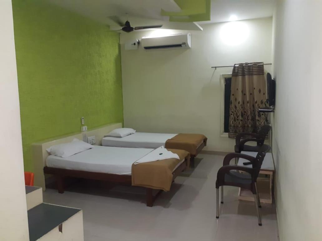 Deluxe Room - Photo 3
