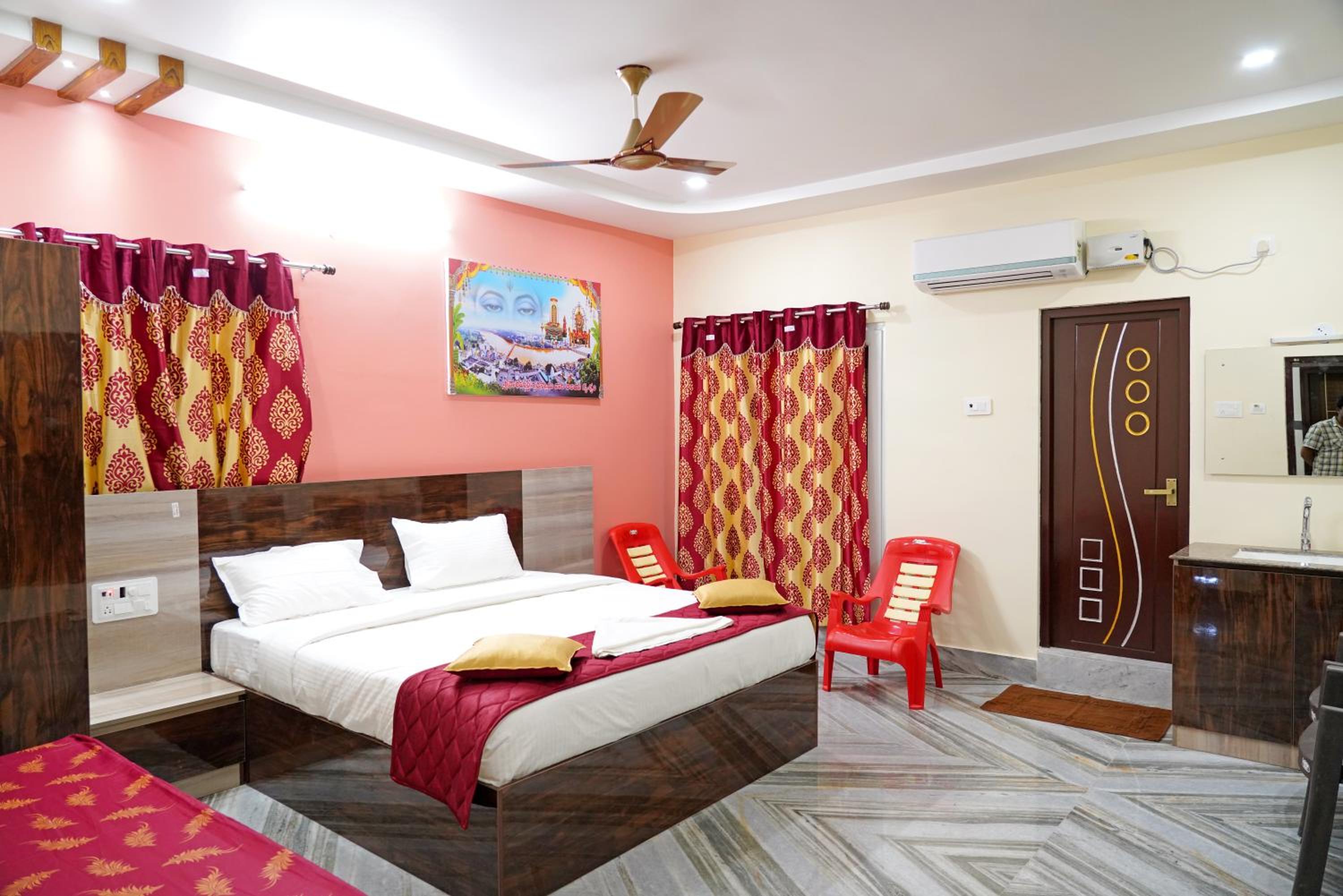 Deluxe Double Room - Photo 10