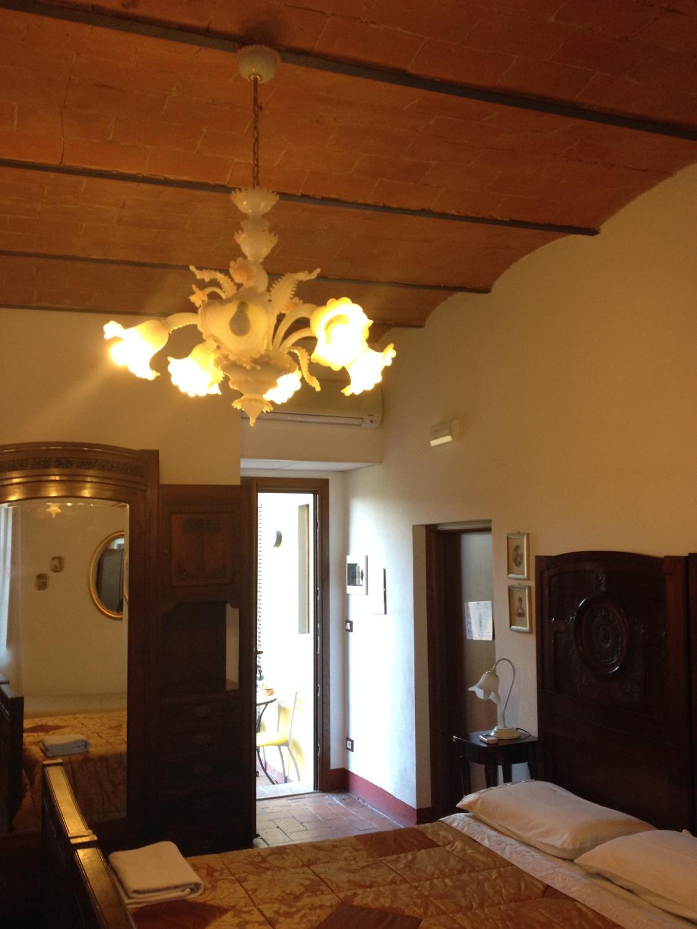 Classic Family Room - Photo 3