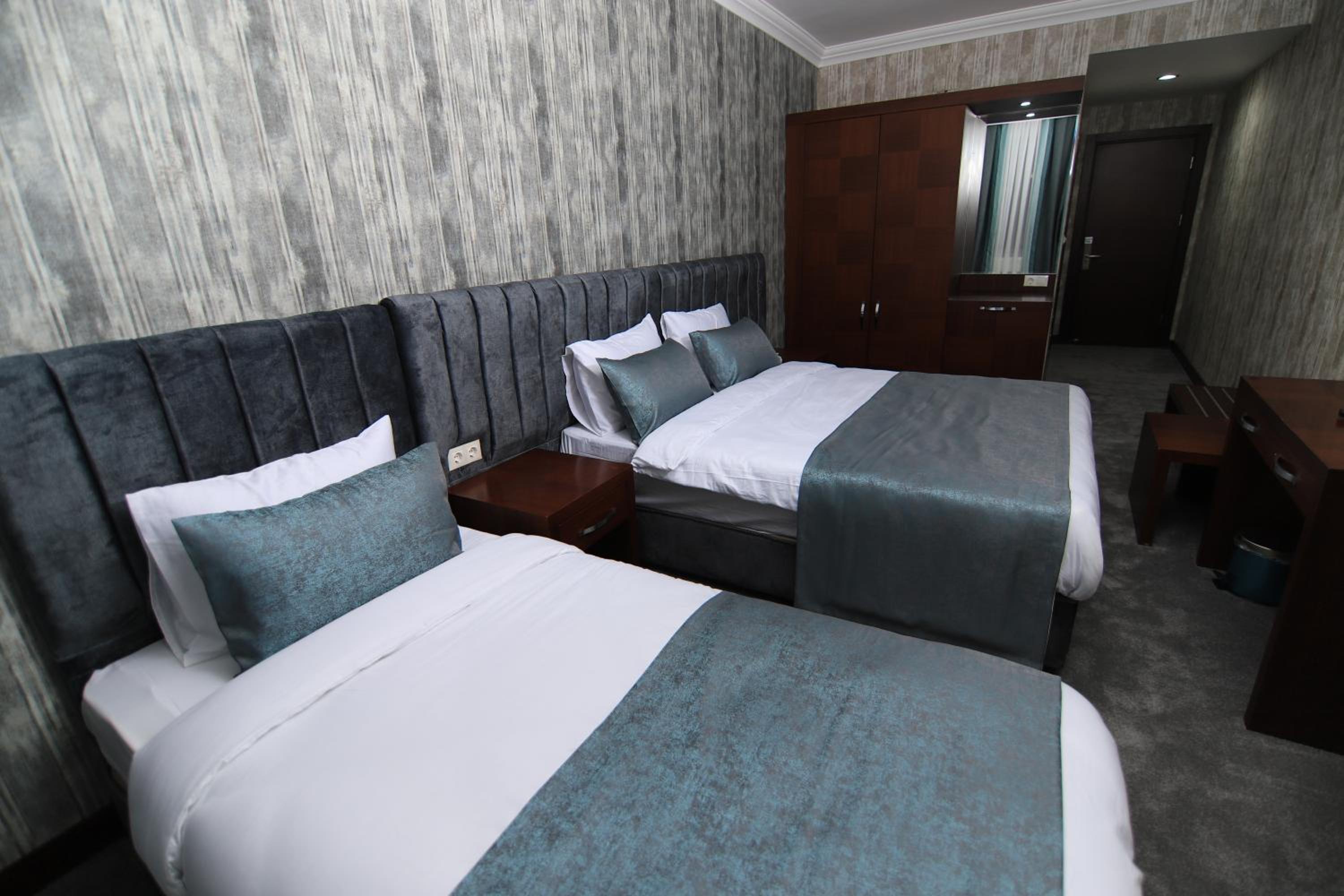 Basic Triple Room photo 3