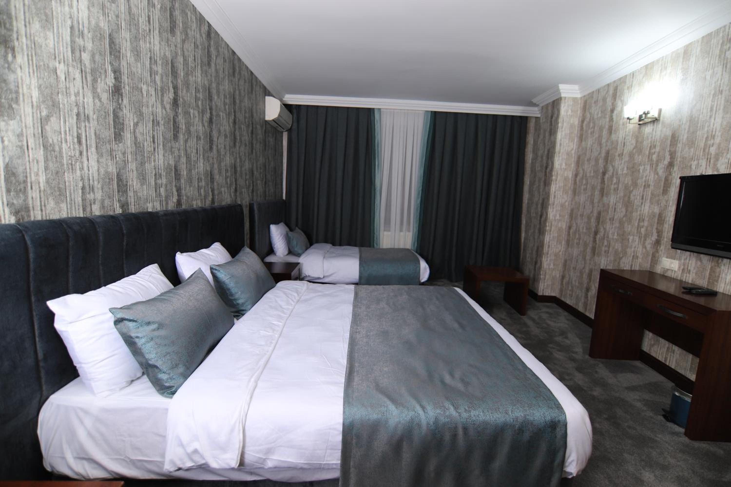 Basic Triple Room photo 1