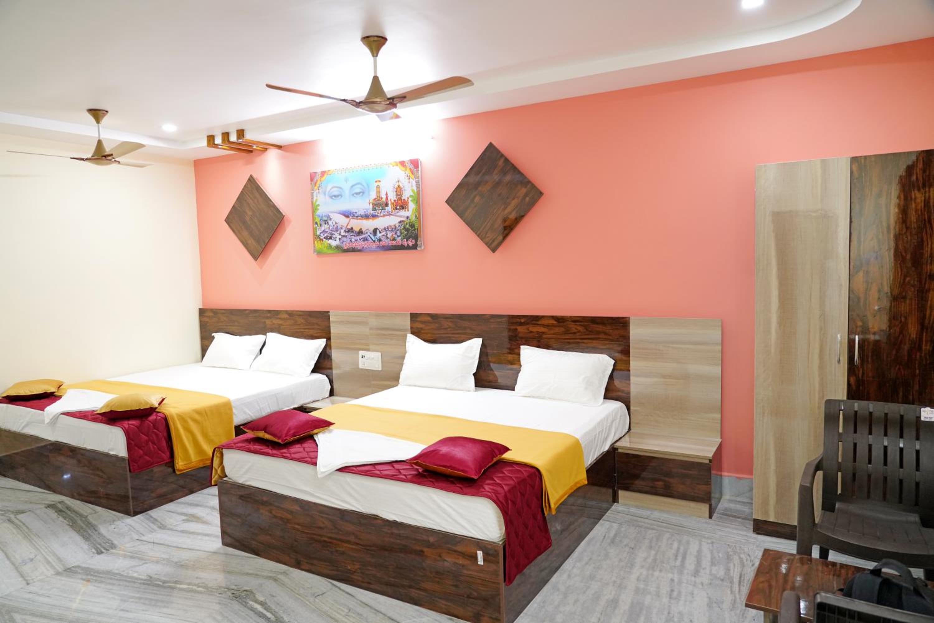 Deluxe Quadruple Room - Photo 1