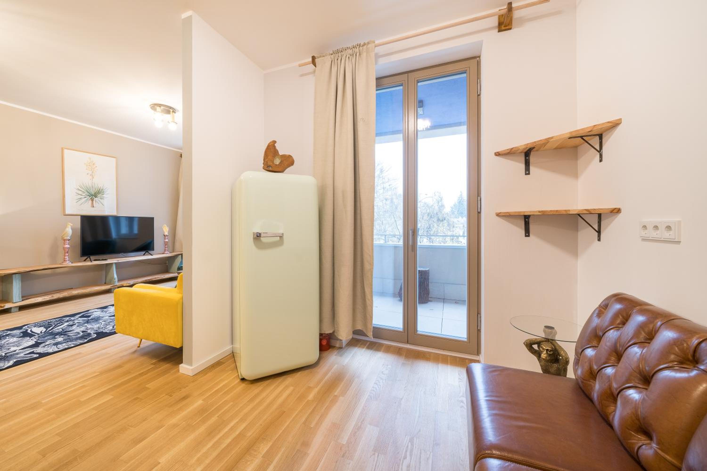 One-Bedroom Apartment - Photo 9