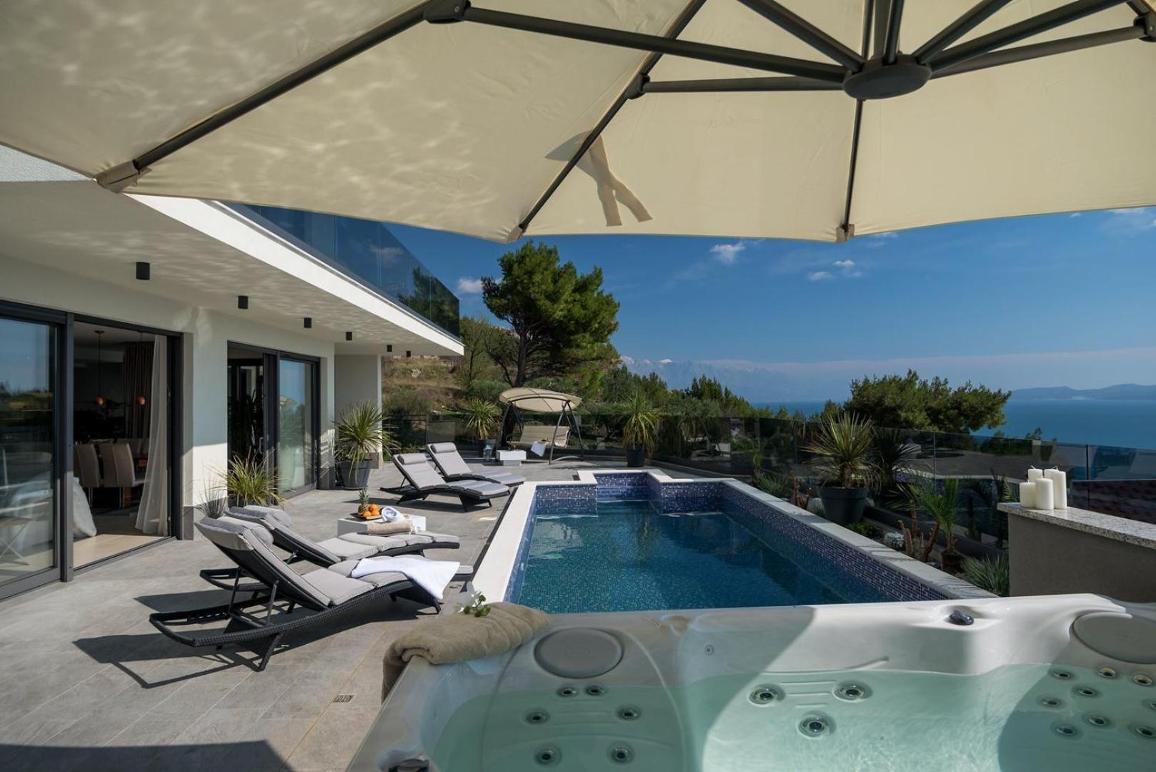 Villa photo 2