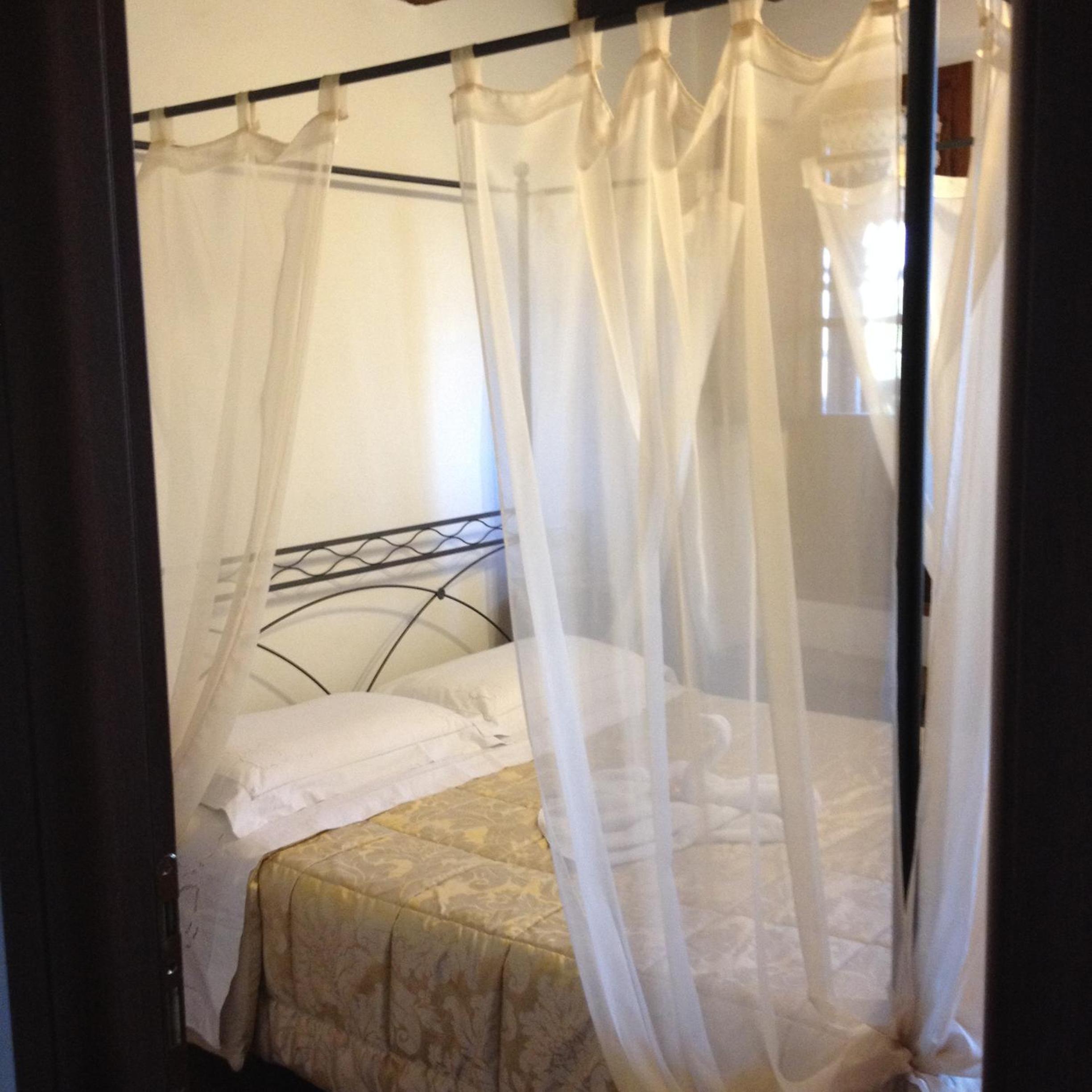 Suite with Balcony - Photo 4