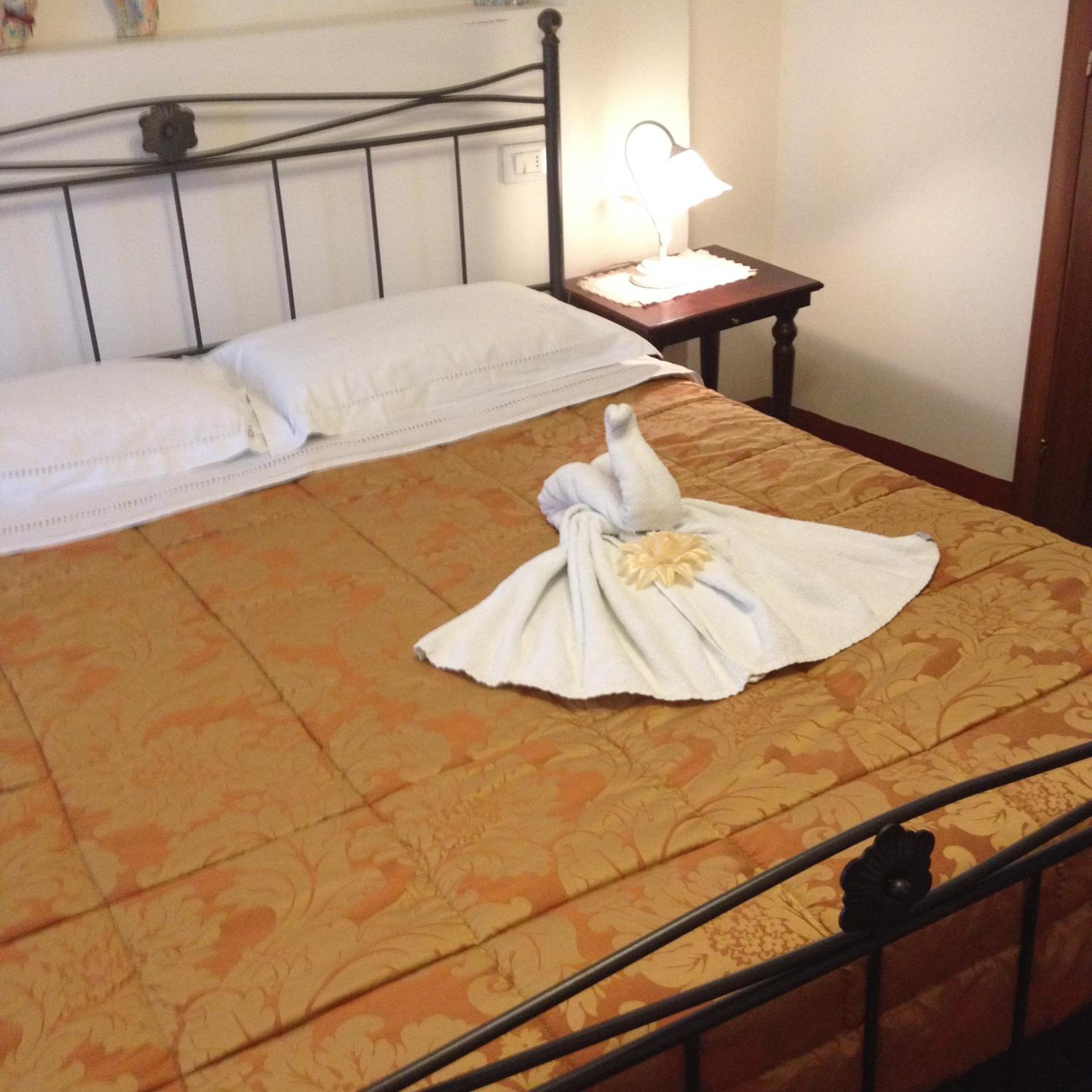 Double Room - Photo 12