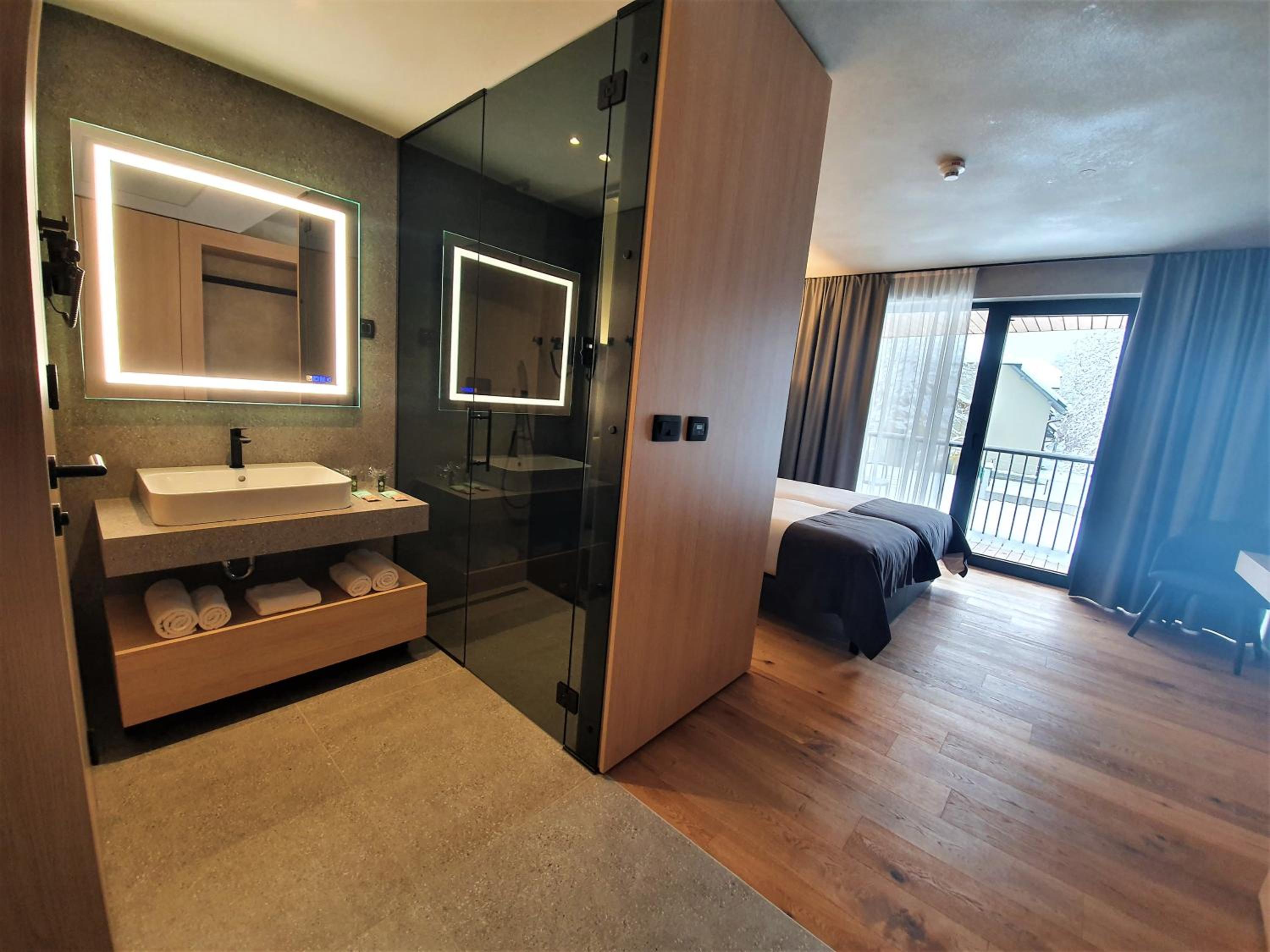 Deluxe Double Room - Photo 3