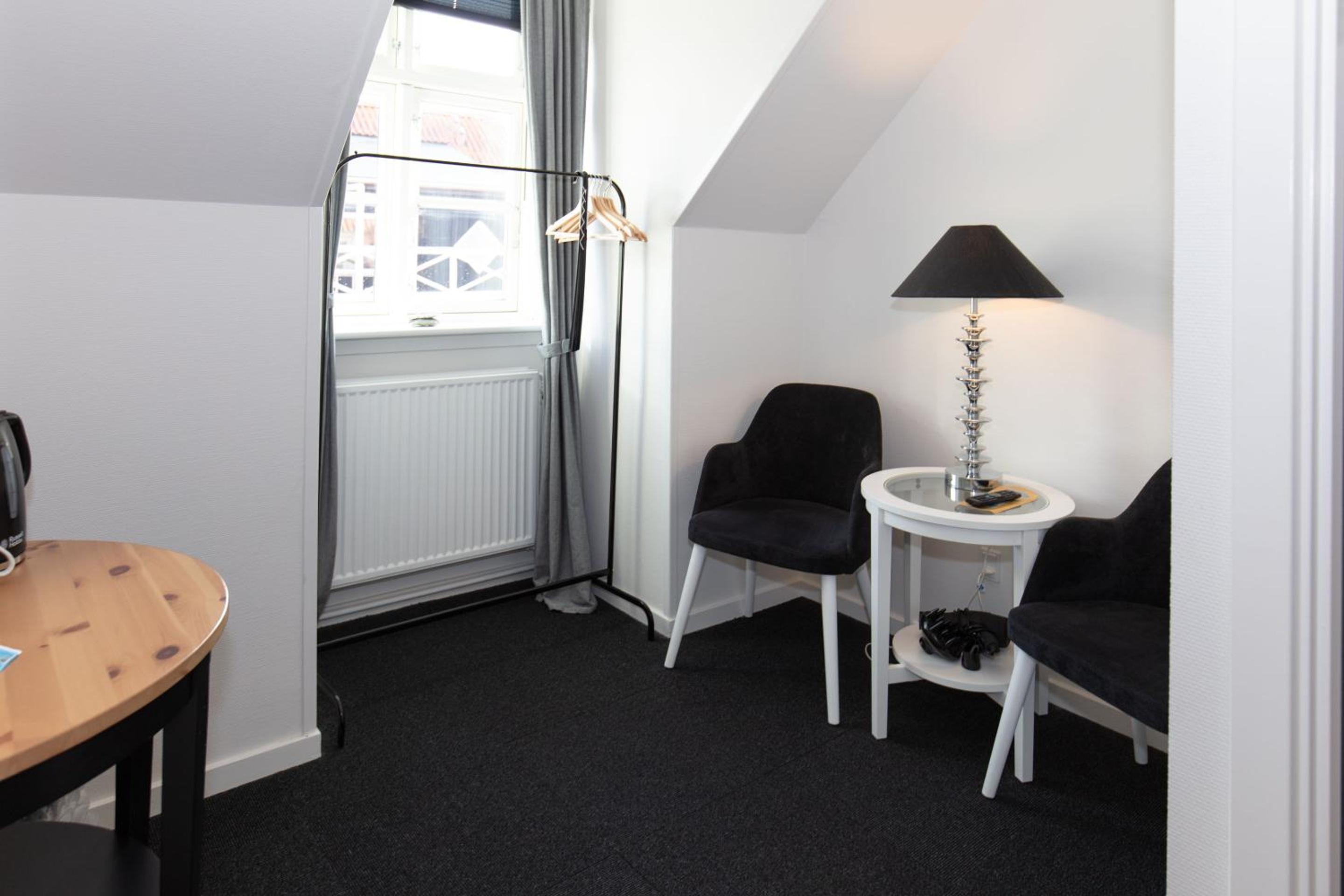 Standard Double Room photo 3