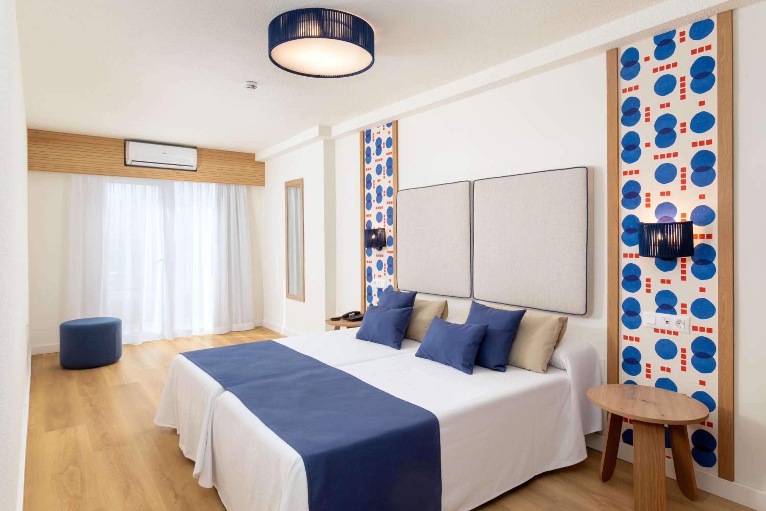 Junior Suite with Sea View thumbnail 5