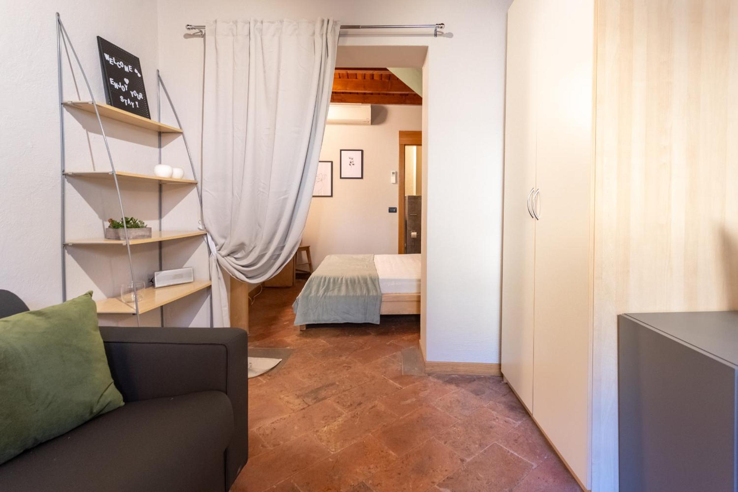 One-Bedroom Apartment - Photo 16