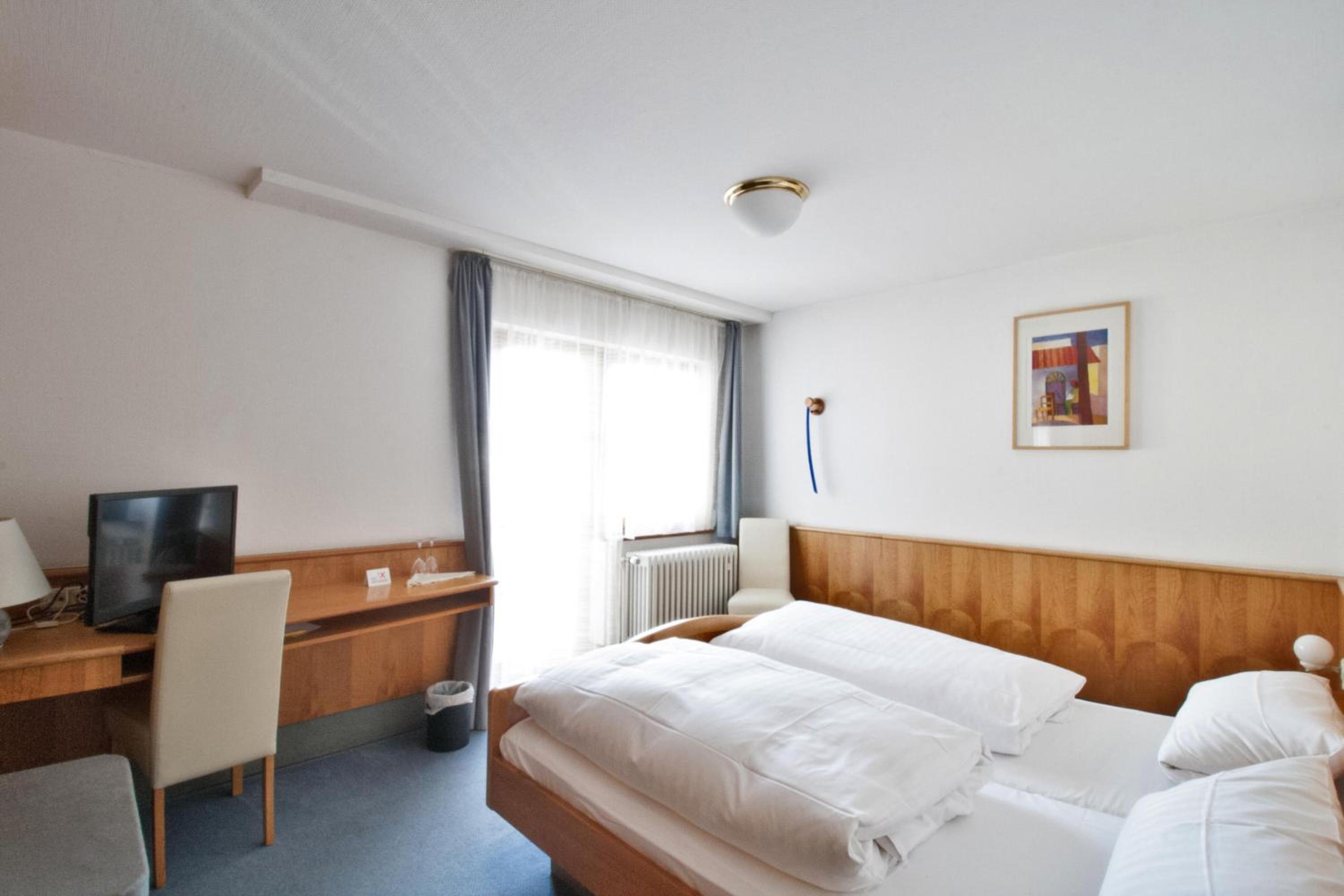 Deluxe Double Room with Balcony - Photo 2