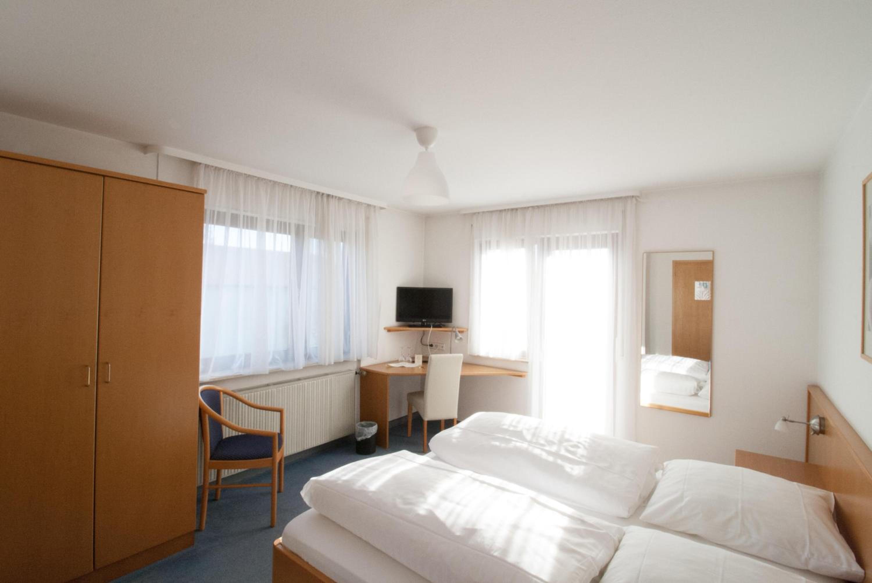 Deluxe Double Room with Balcony - Photo 1