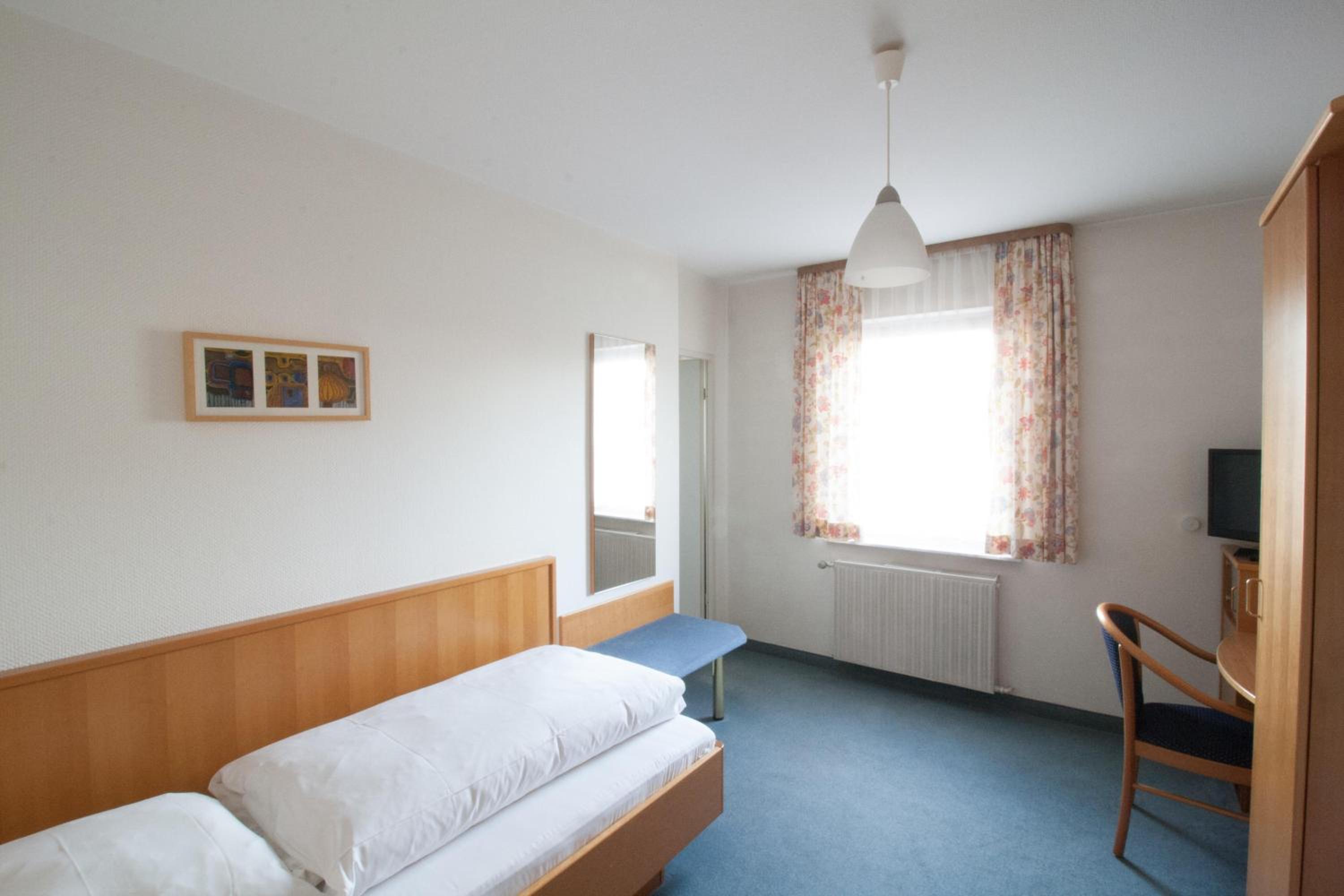 Single Room photo 3