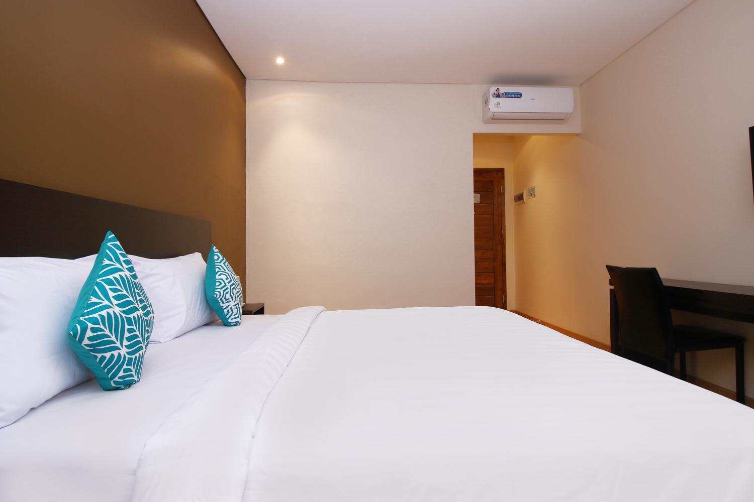 Deluxe King Room - Photo 3