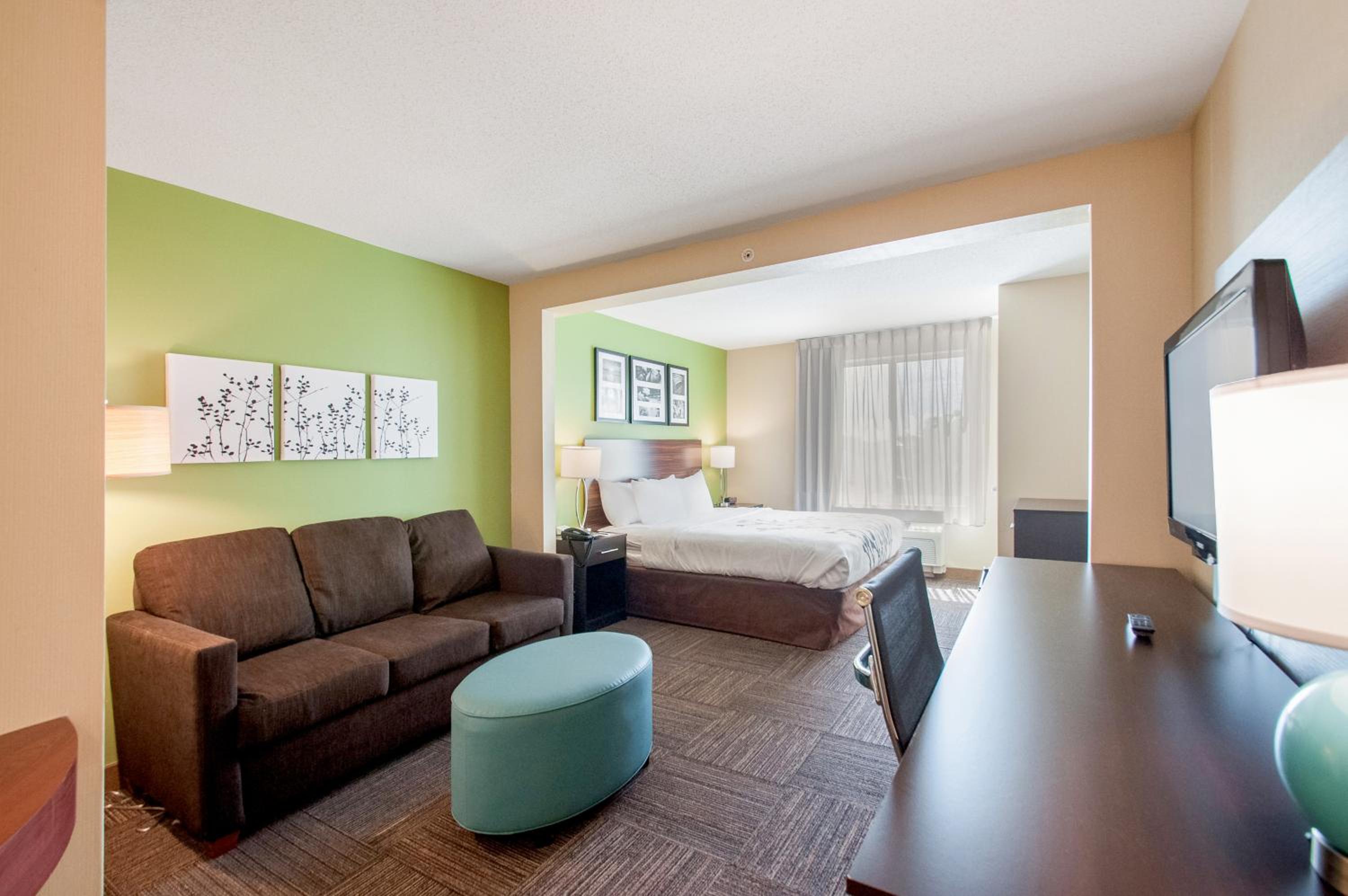 King Room - Accessible/Non-Smoking - Photo 2