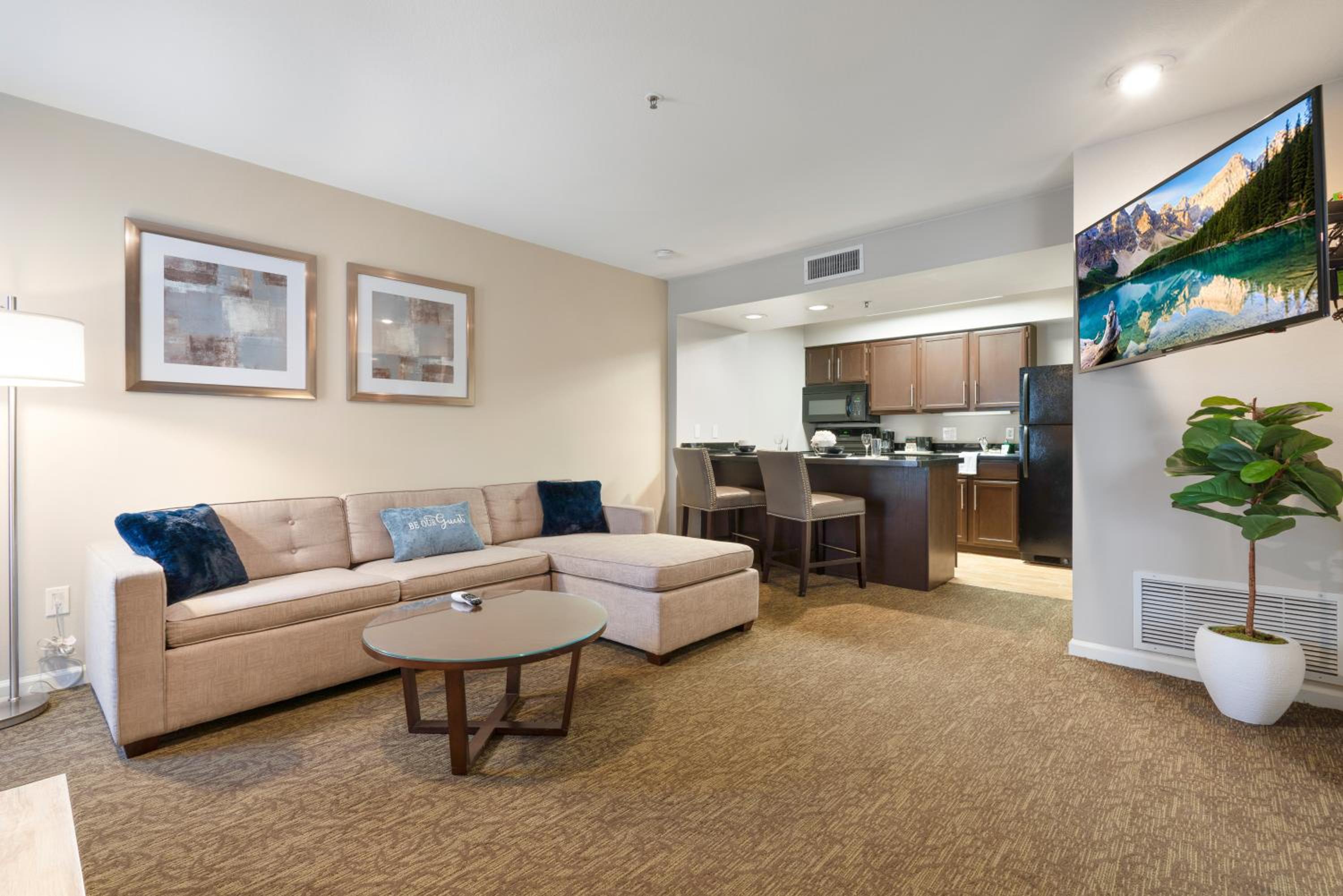 One Bedroom King Suite - ADA Accessible - Photo 2