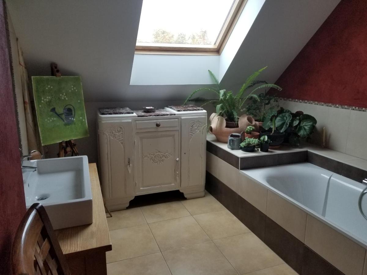 Double Room with Private Bathroom - Photo 17