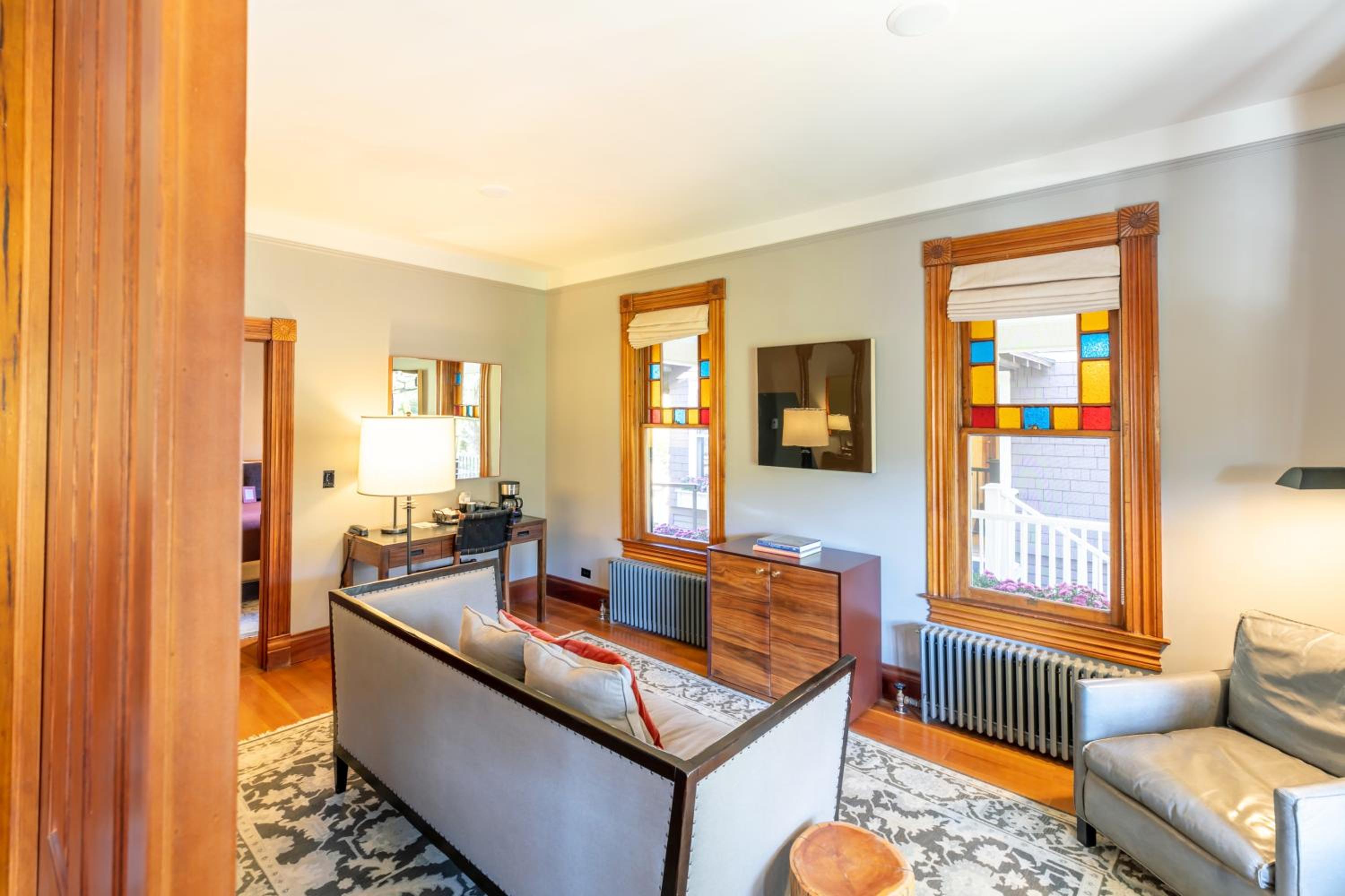 Queen Suite