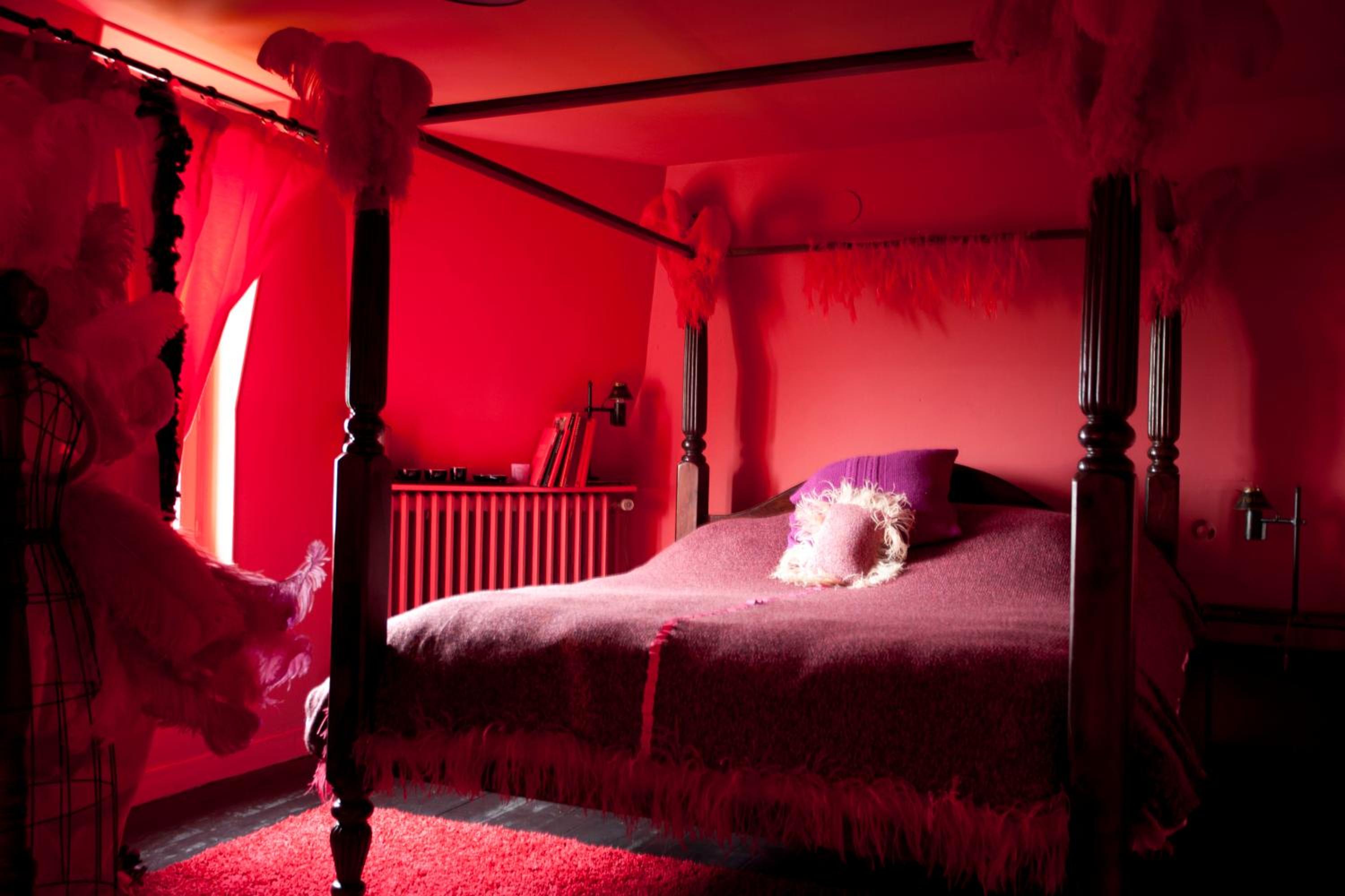 Moulin Rouge Room - Photo 4